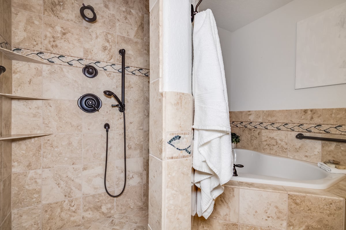 Cheyenne, Wyoming, 82009, United States, 5 Bedrooms Bedrooms, ,3 BathroomsBathrooms,Residential,For Sale,1981305