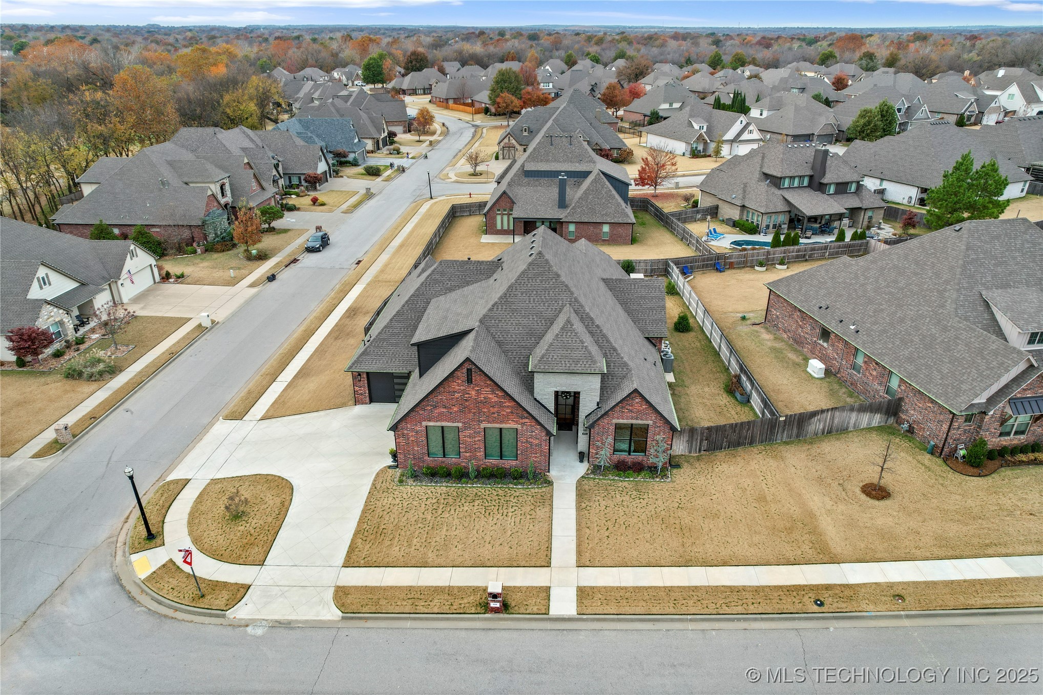 Broken Arrow, Oklahoma, 74014, United States, 3 Bedrooms Bedrooms, ,4 BathroomsBathrooms,Residential,For Sale,1997377