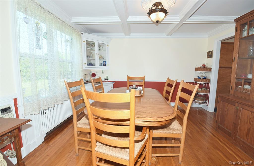 Lindenhurst, New York, 11757, United States, 5 Bedrooms Bedrooms, ,3 BathroomsBathrooms,Residential,For Sale,2049056