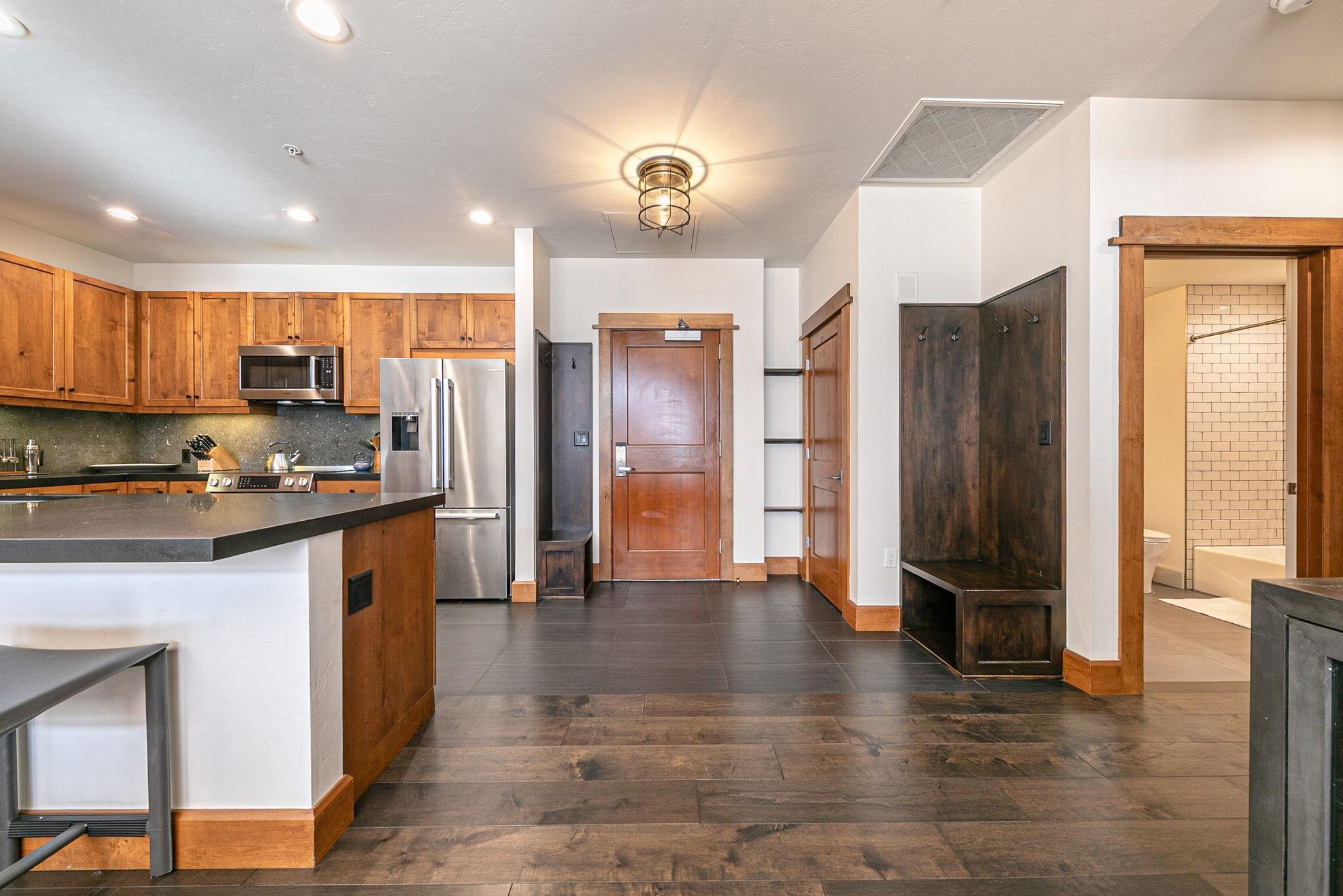 Truckee, California, 96161, United States, 2 Bedrooms Bedrooms, ,2 BathroomsBathrooms,Residential,For Sale,1999045