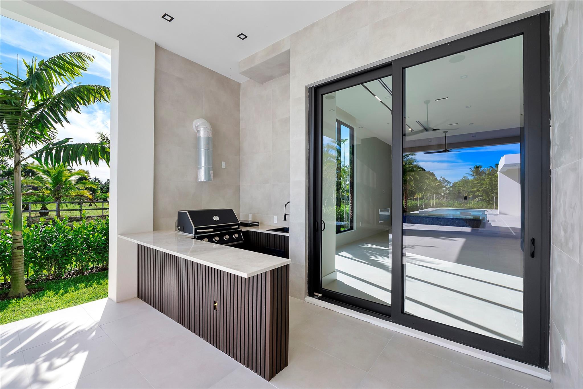 Plantation, Florida, 33323, United States, 6 Bedrooms Bedrooms, ,8 BathroomsBathrooms,Residential,For Sale,1984384