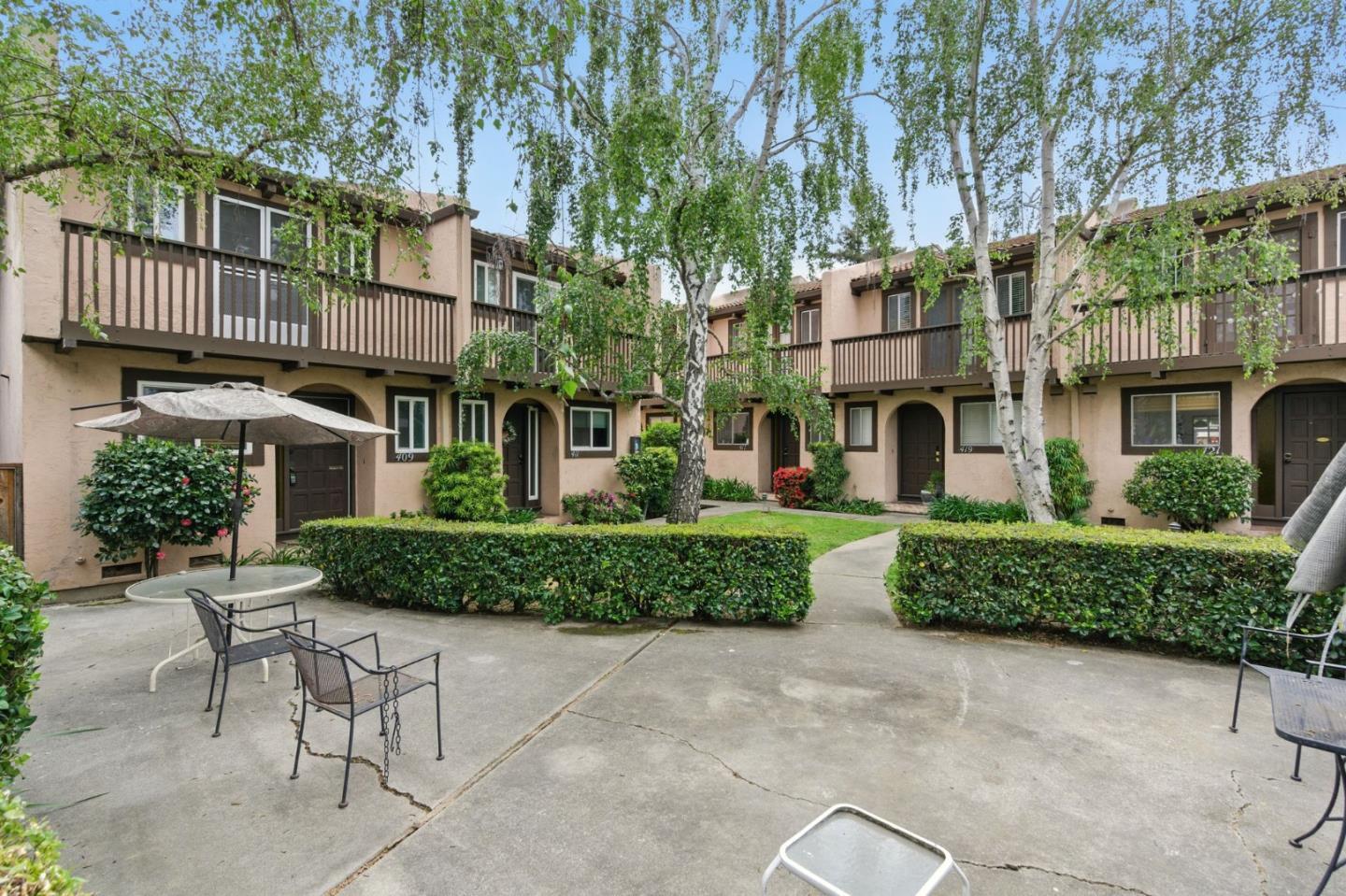 Redwood City, California, 94061, United States, 2 Bedrooms Bedrooms, ,2 BathroomsBathrooms,Residential,For Sale,1939349