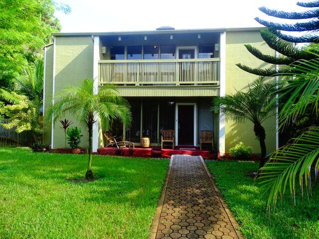 Haverhill, Florida, 33415, United States, 4 Bedrooms Bedrooms, ,4 BathroomsBathrooms,Residential,For Sale,1848793