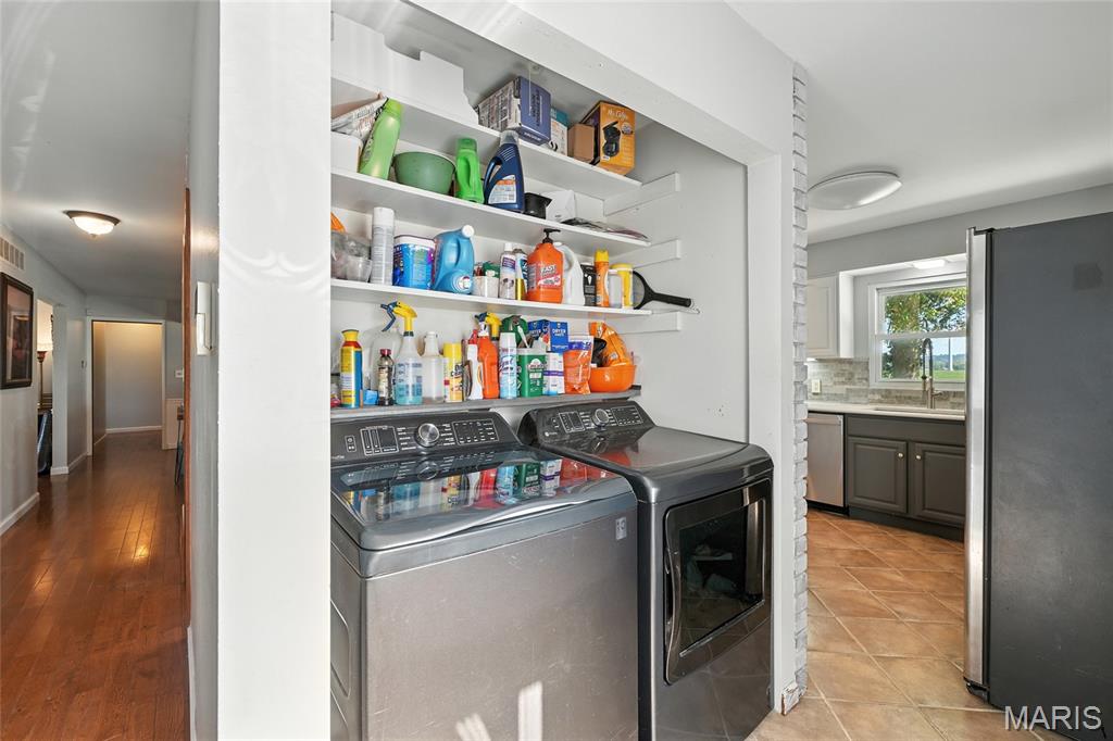 Portage Des Sioux, Missouri, 63373, United States, 3 Bedrooms Bedrooms, ,2 BathroomsBathrooms,Residential,For Sale,1927242