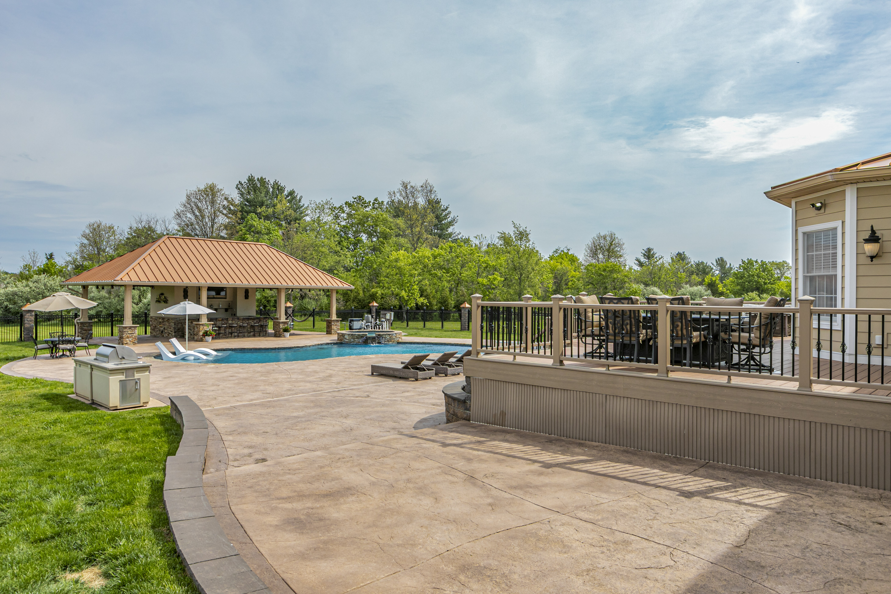  An Elevated Lifestyle Awaits in this Stunning Showpiece Property - 物件實景