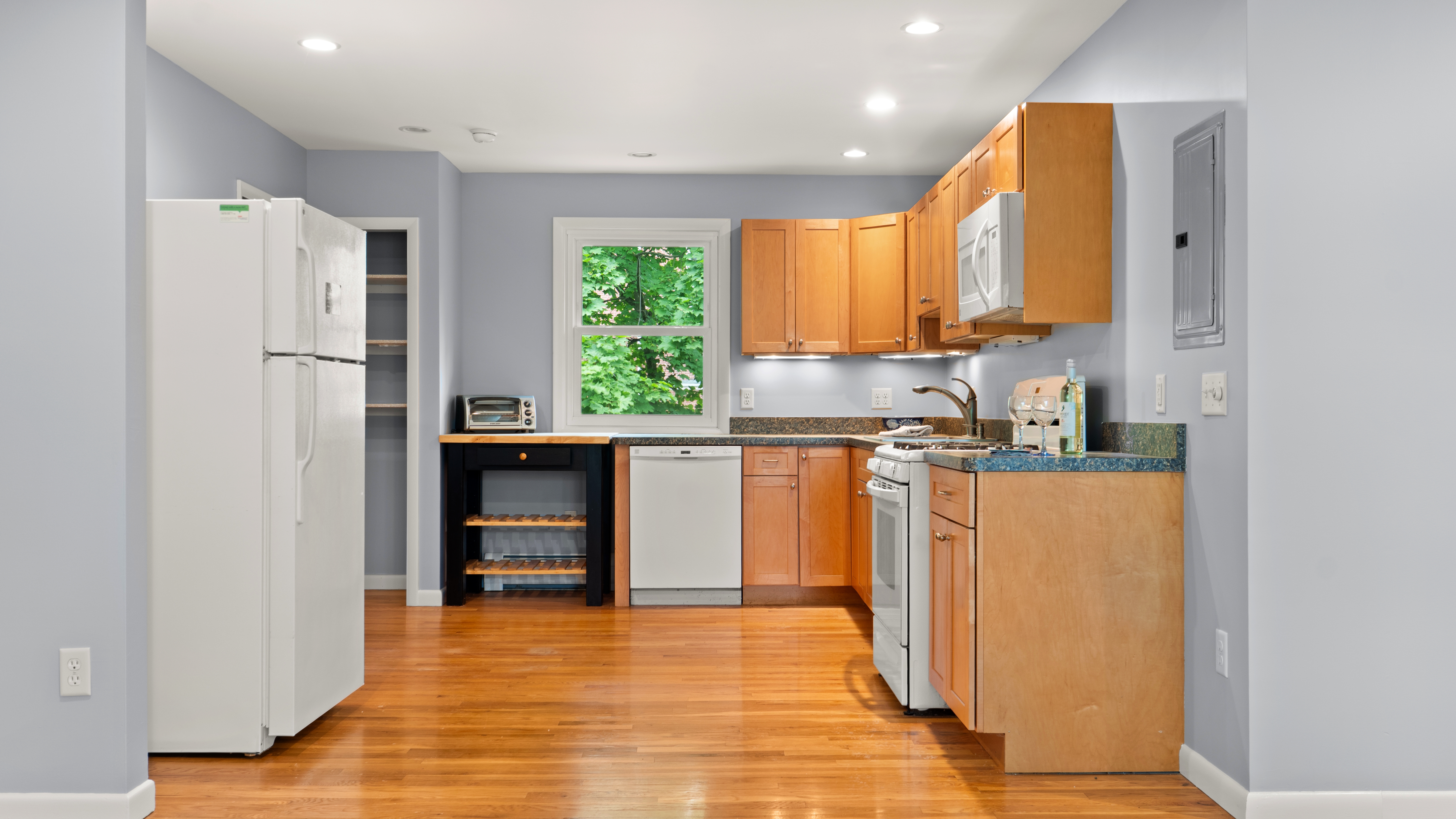  Convenient Lenox Condo - 物件實景