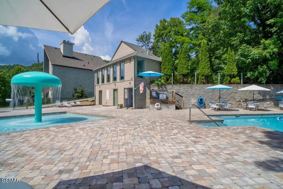 Gatlinburg, Tennessee, 37738, United States, 5 Bedrooms Bedrooms, ,4 BathroomsBathrooms,Residential,For Sale,2023747