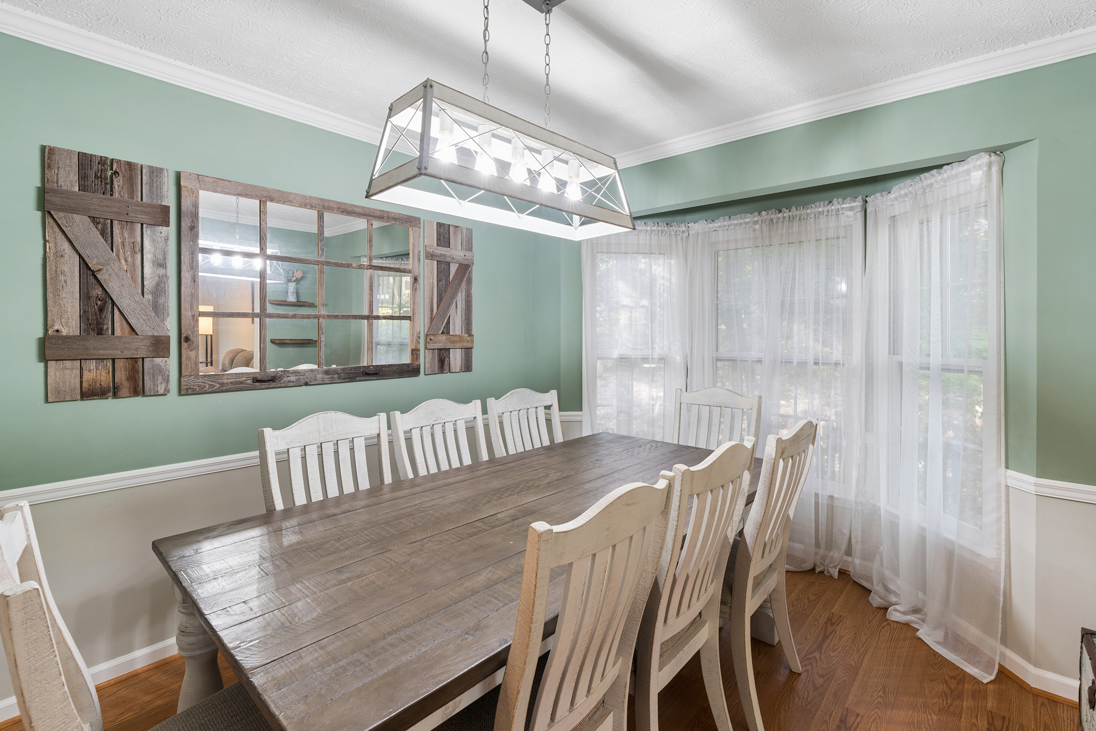  Tree-Lined Traditional in Sought-After Brookwood School District - 物件實景