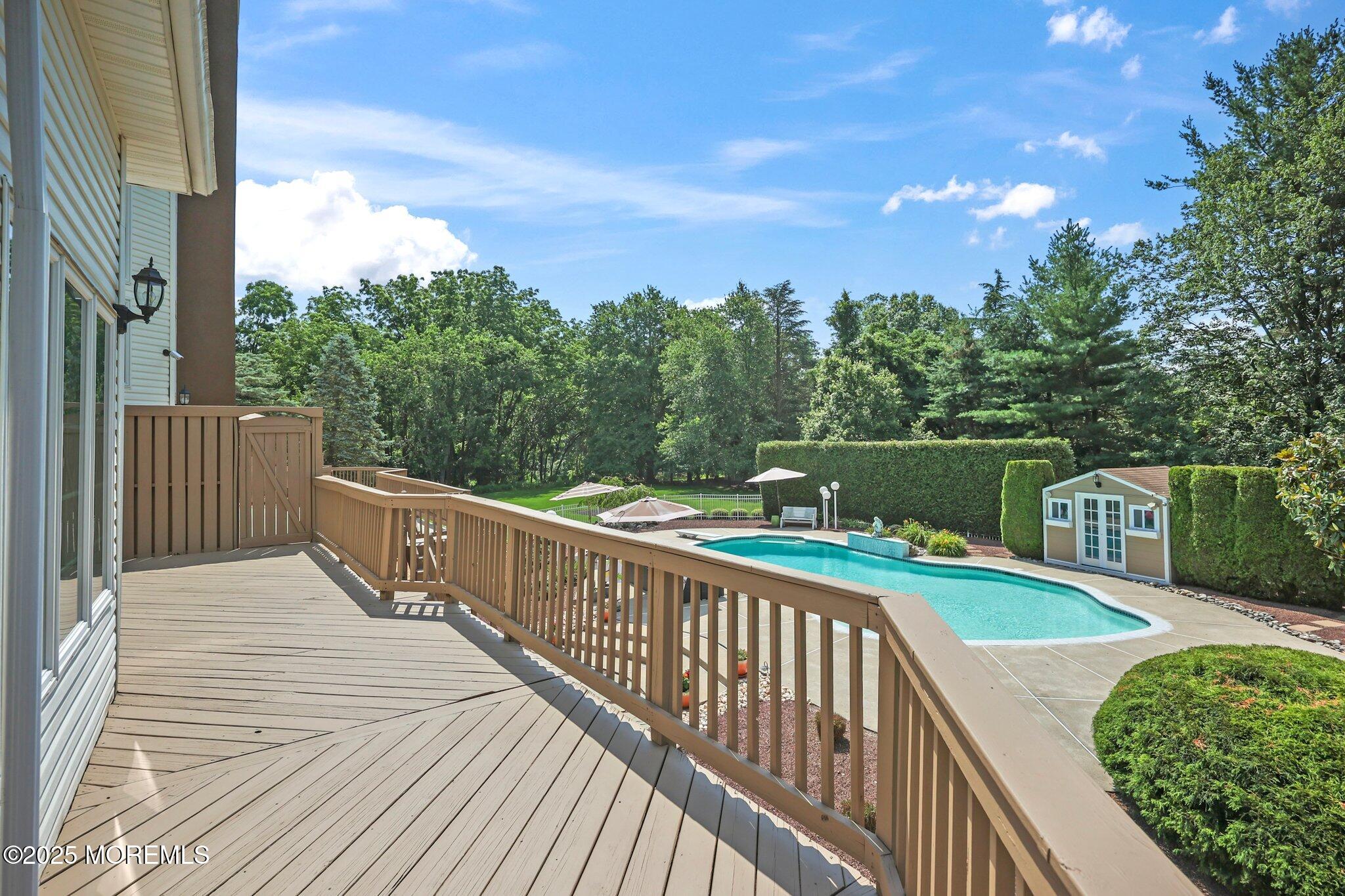 Manalapan, New Jersey, 07726, United States, 5 Bedrooms Bedrooms, ,7 BathroomsBathrooms,Residential,For Sale,1979083