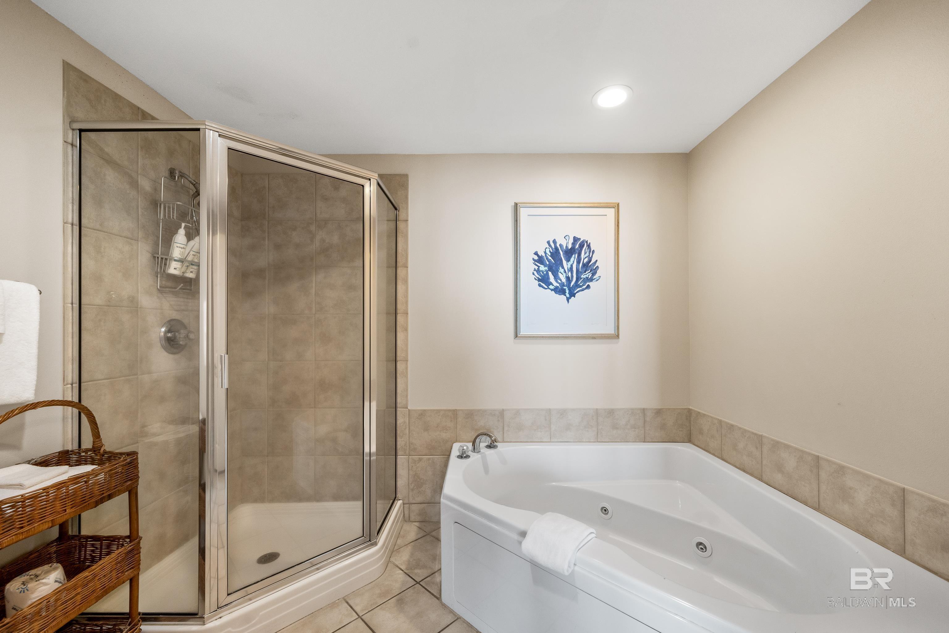 Gulf Shores, Alabama, 36542, United States, 2 Bedrooms Bedrooms, ,2 BathroomsBathrooms,Residential,For Sale,2003333