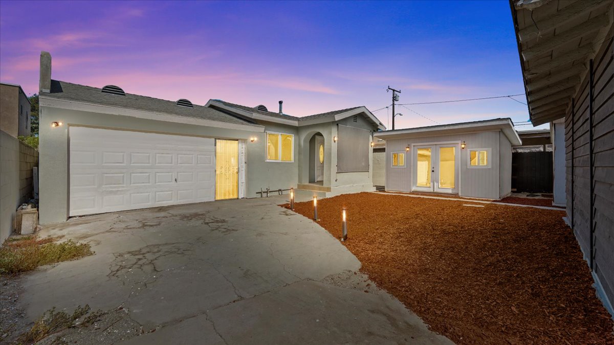Compton, California, 90220, United States, 3 Bedrooms Bedrooms, ,2 BathroomsBathrooms,Residential,For Sale,1943002