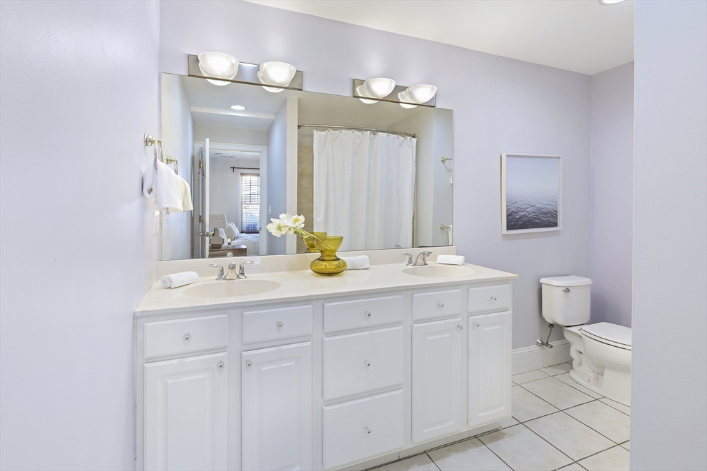 Boston, Massachusetts, 02127, United States, 2 Bedrooms Bedrooms, ,2 BathroomsBathrooms,Residential,For Sale,1940923