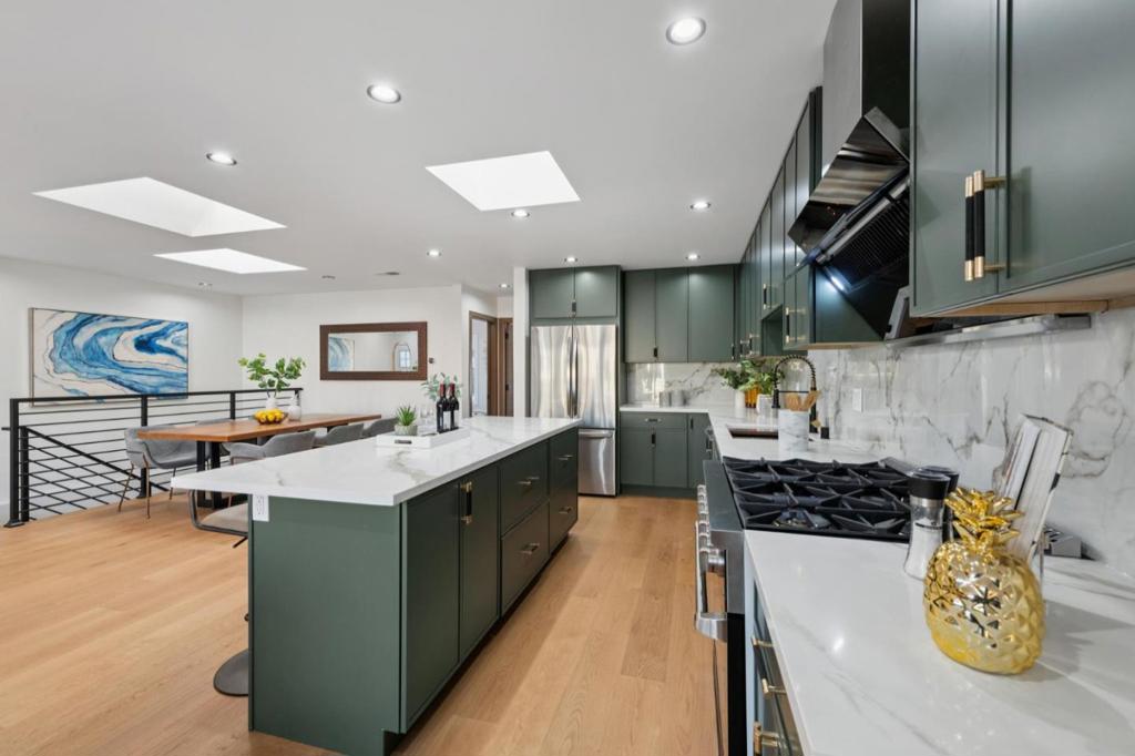 San Francisco, California, 94132, United States, 4 Bedrooms Bedrooms, ,4 BathroomsBathrooms,Residential,For Sale,2008965