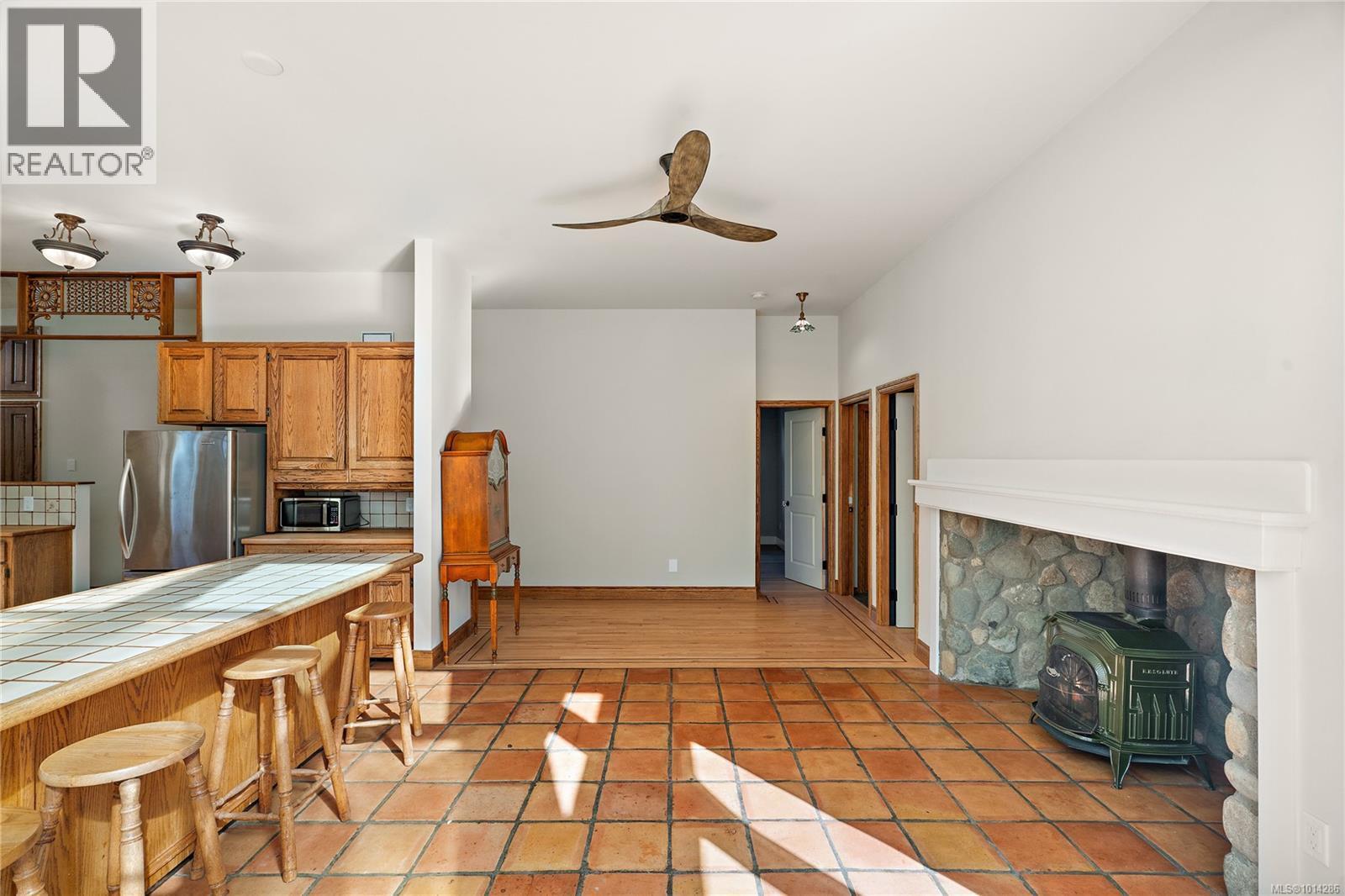 NORTH SAANICH, British Columbia, V8L 5P8, CA, 7 Bedrooms Bedrooms, ,10 BathroomsBathrooms,Residential,For Sale,1950627