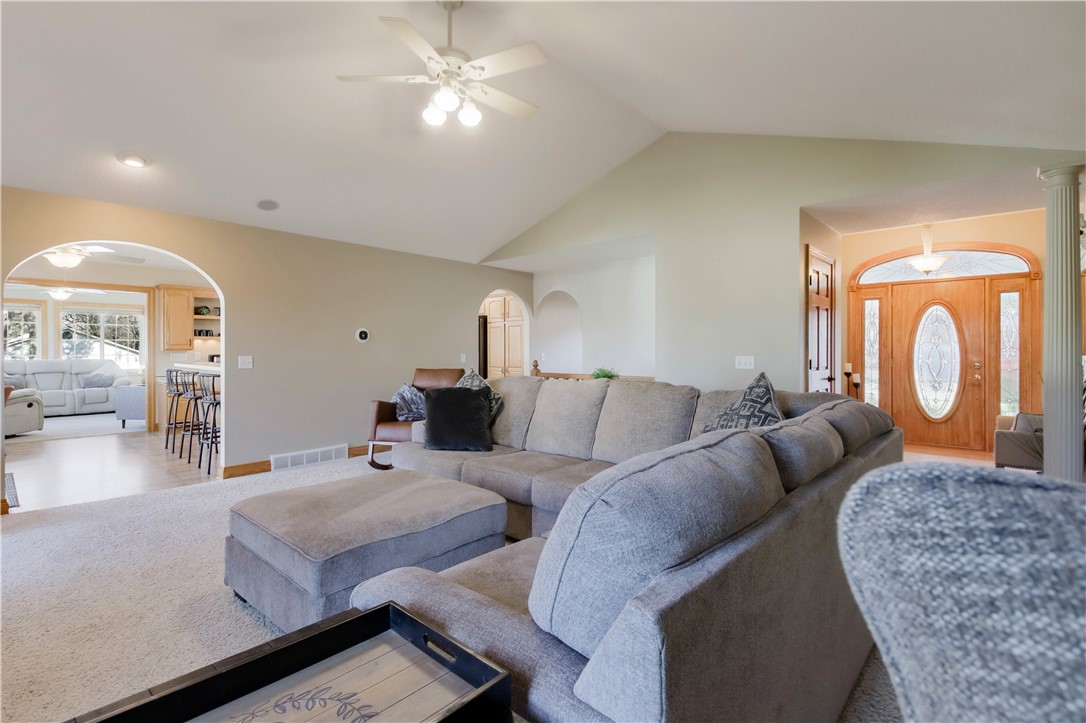 Chippewa Falls, Wisconsin, 54729, United States, 3 Bedrooms Bedrooms, ,4 BathroomsBathrooms,Residential,For Sale,1994232