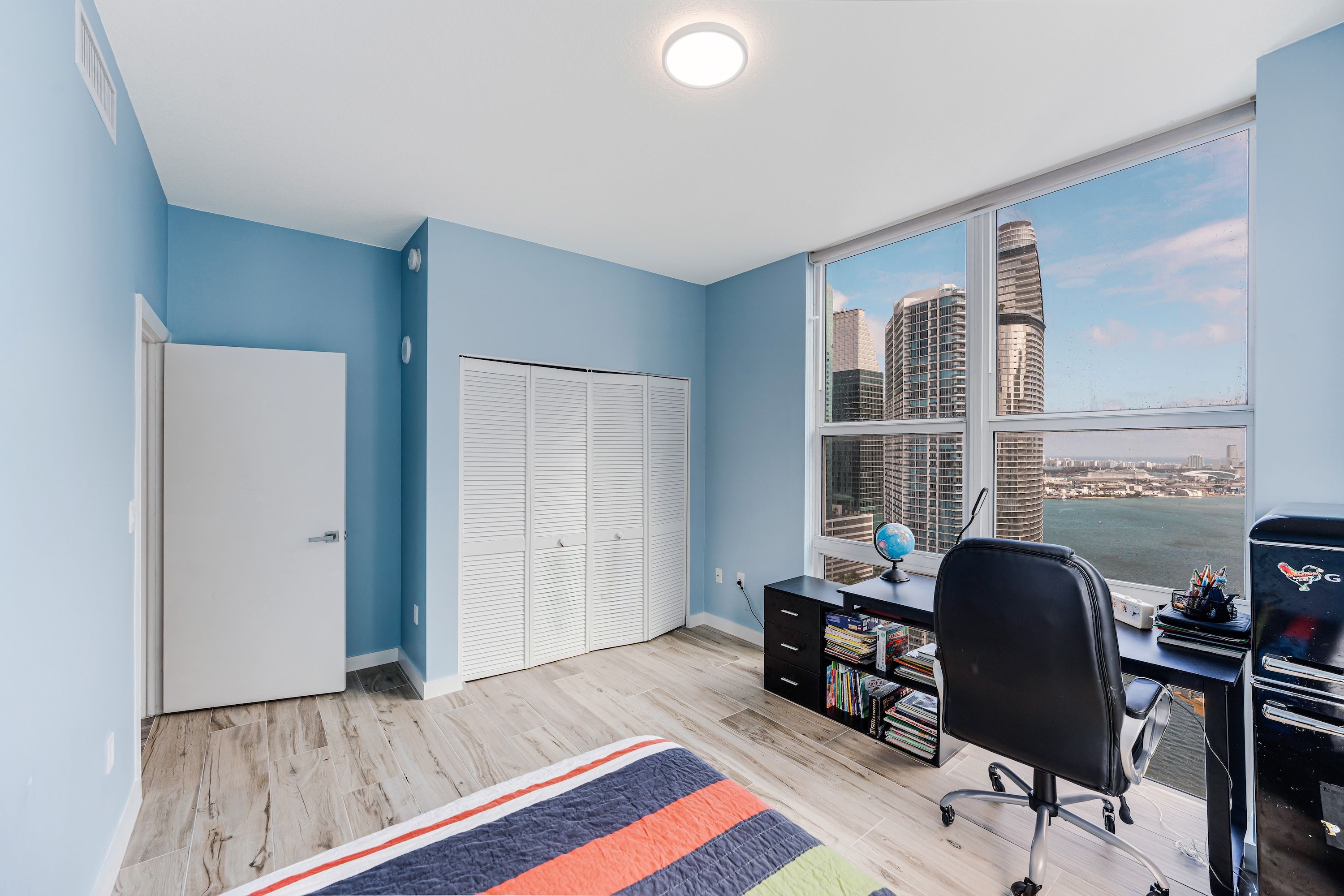  31 SE 5th St, Miami, FL, 33131 - 物件實景