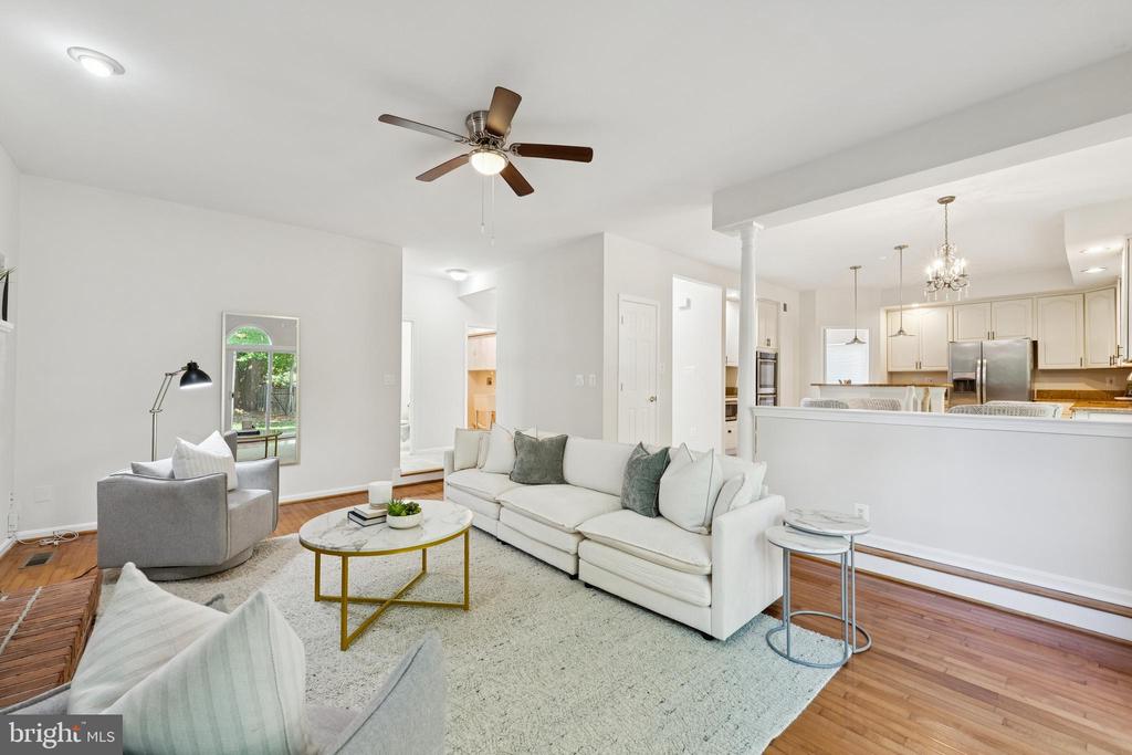 Fairfax Station, Virginia, 22039, United States, 5 Bedrooms Bedrooms, ,4 BathroomsBathrooms,Residential,For Sale,1887245