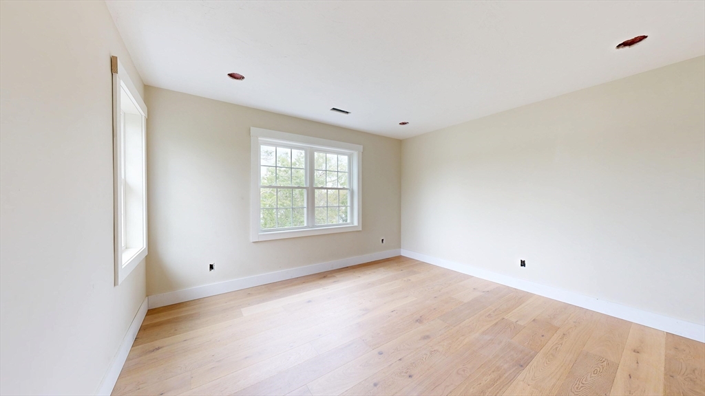 Worcester, Massachusetts, 01606, United States, 2 Bedrooms Bedrooms, ,2 BathroomsBathrooms,Residential,For Sale,1876220