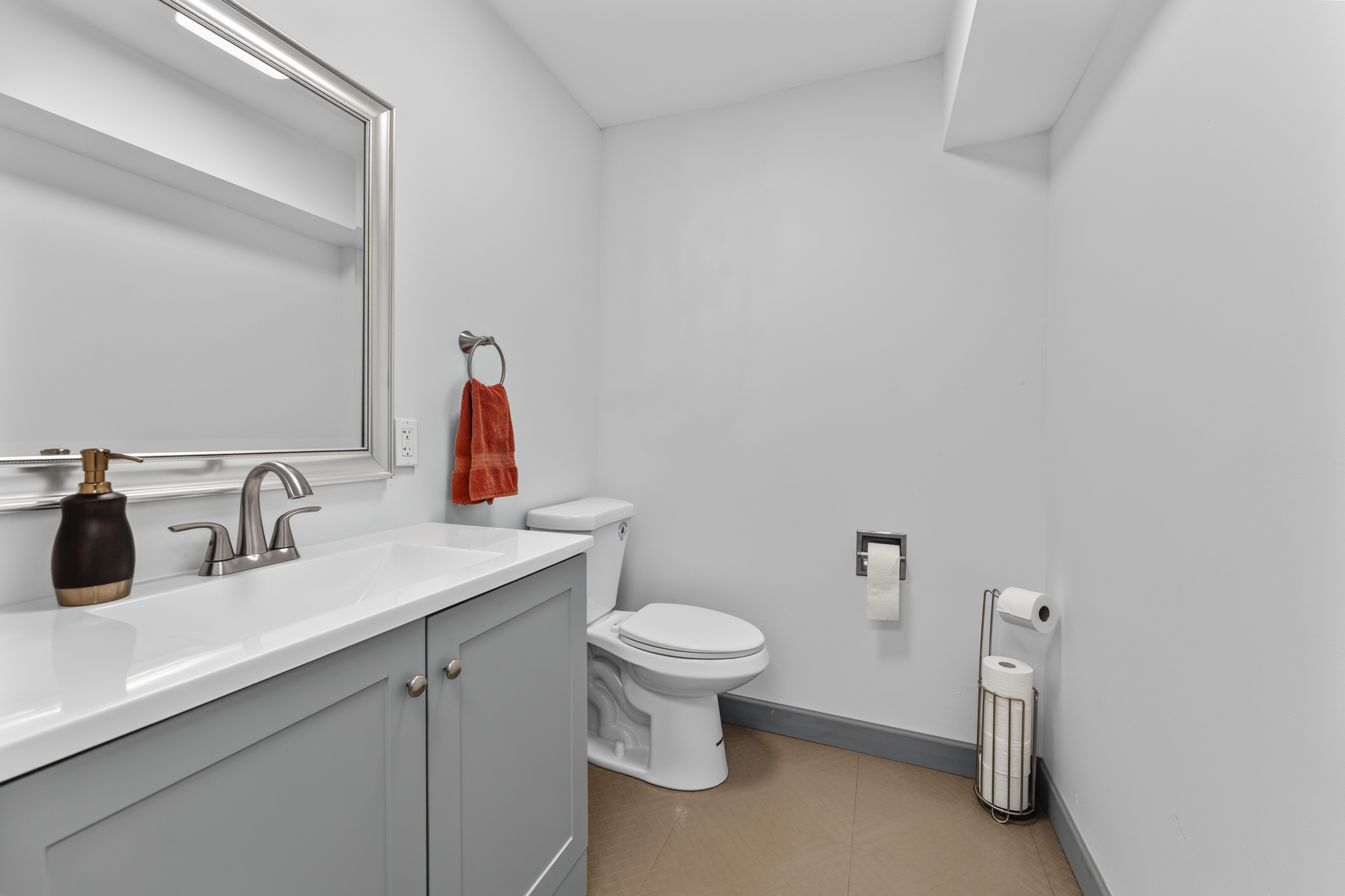  Exquisitely Renovated Home in the heart of Town & Country - 物件實景