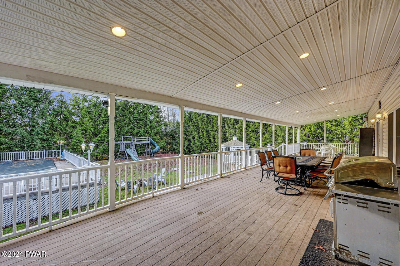 Albrightsville, Pennsylvania, 18210, United States, 4 Bedrooms Bedrooms, ,5 BathroomsBathrooms,Residential,For Sale,1982857