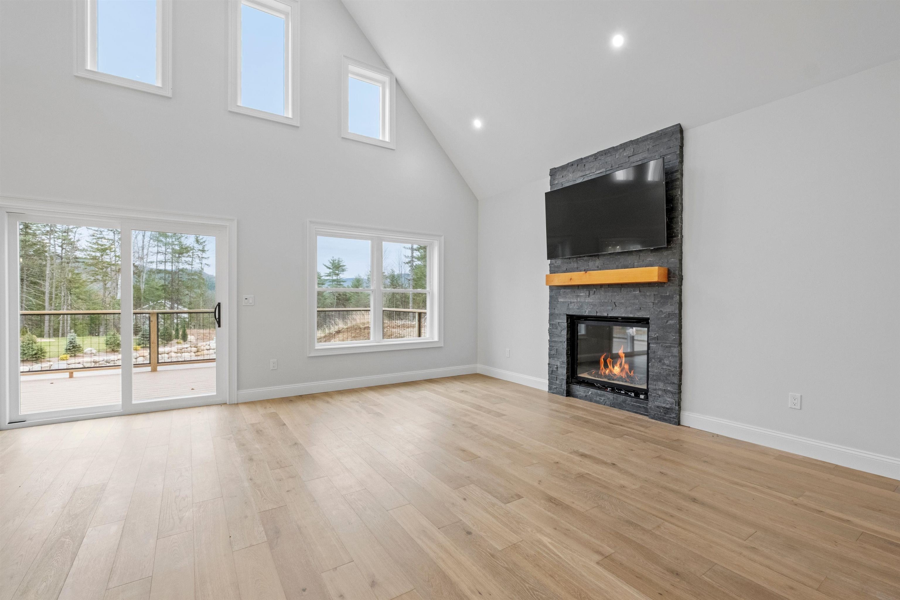 Thornton, New Hampshire, 03285, United States, 3 Bedrooms Bedrooms, ,3 BathroomsBathrooms,Residential,For Sale,1887960