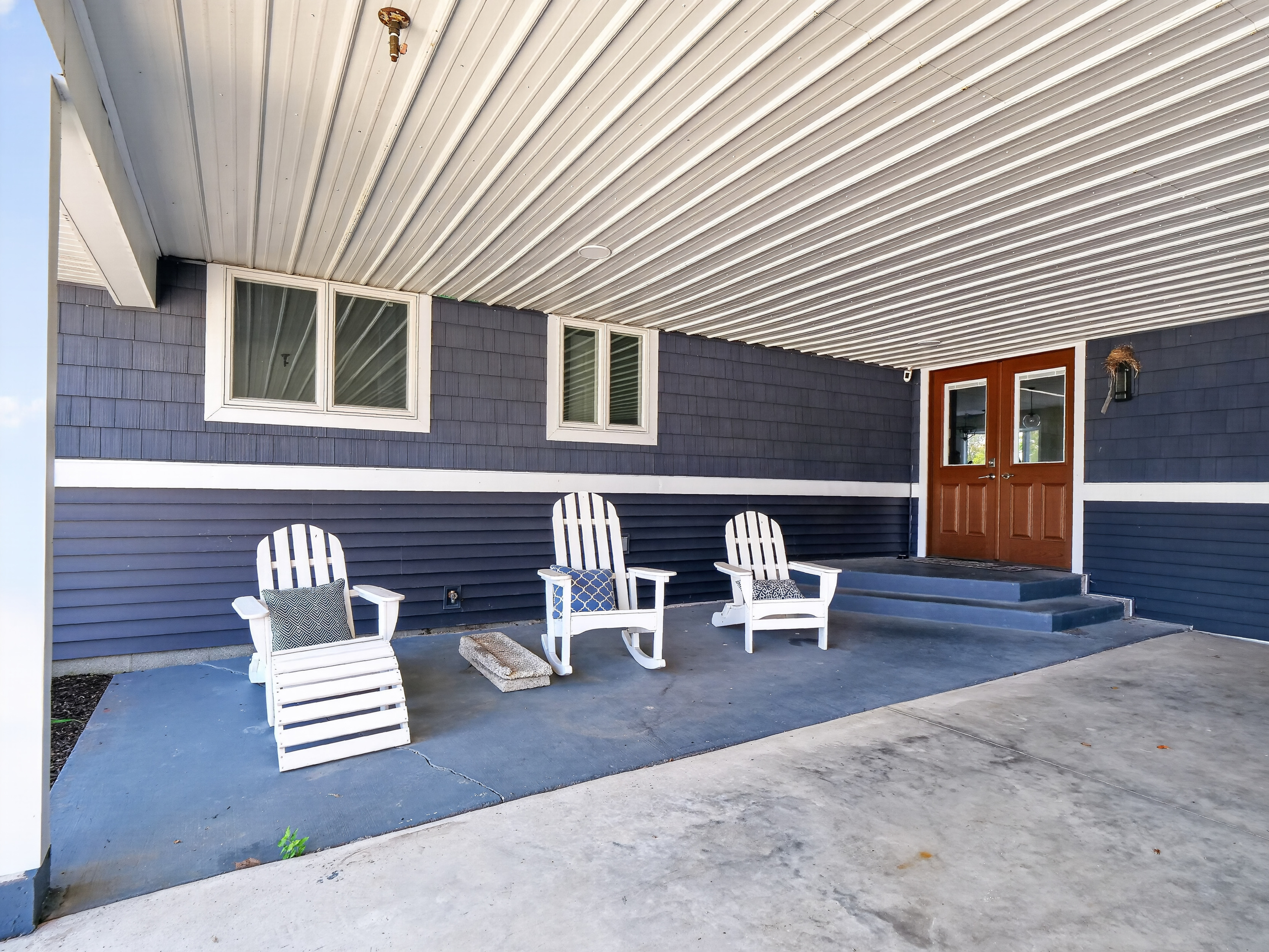  5 Bedroom Home with Lake Wawasee Channel Frontage - 物件實景