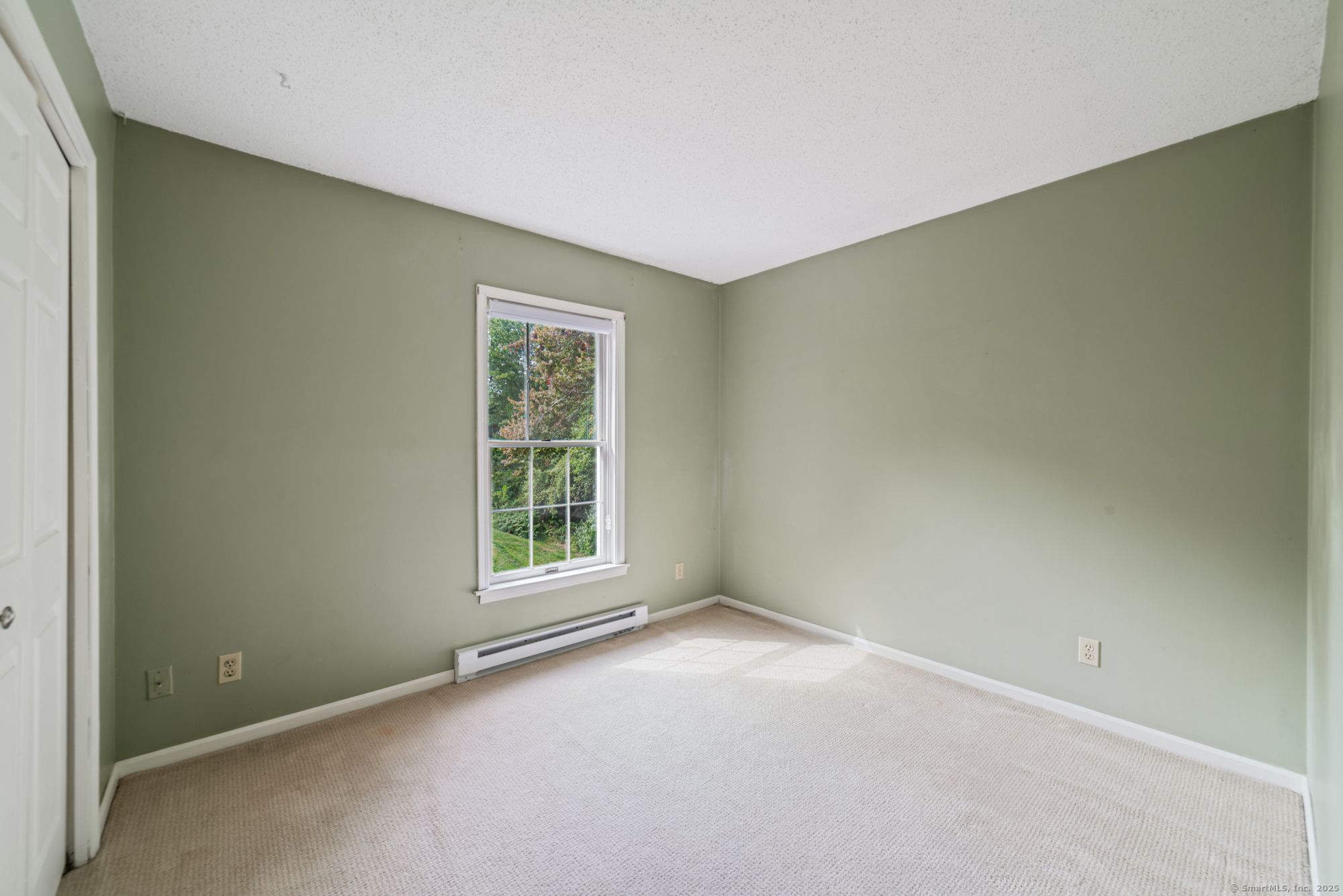 Woodbury, Connecticut, 06798, United States, 4 Bedrooms Bedrooms, ,3 BathroomsBathrooms,Residential,For Sale,1998310