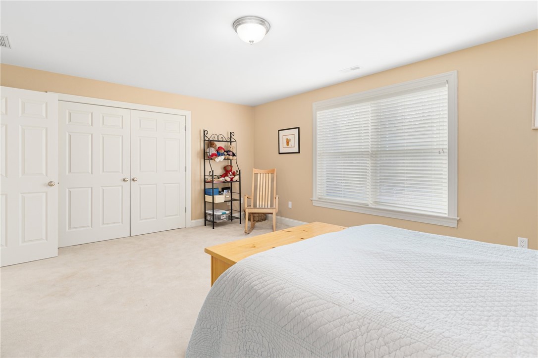 East Greenwich, Rhode Island, 02818, United States, 5 Bedrooms Bedrooms, ,7 BathroomsBathrooms,Residential,For Sale,1940425