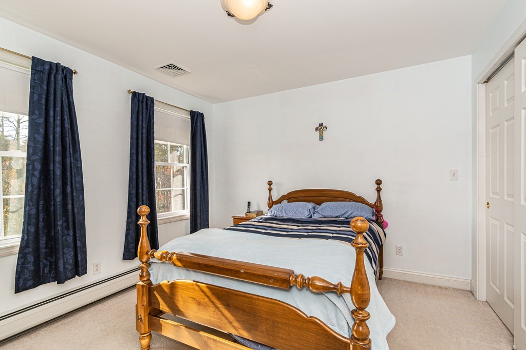 Seabrook, New Hampshire, 03874, United States, 4 Bedrooms Bedrooms, ,3 BathroomsBathrooms,Residential,For Sale,1942793