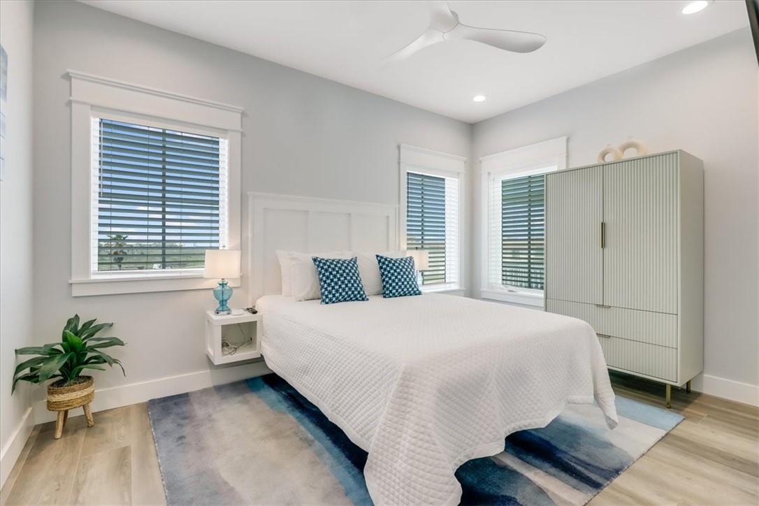 Port Aransas, Texas, 78373, United States, 6 Bedrooms Bedrooms, ,5 BathroomsBathrooms,Residential,For Sale,1829566