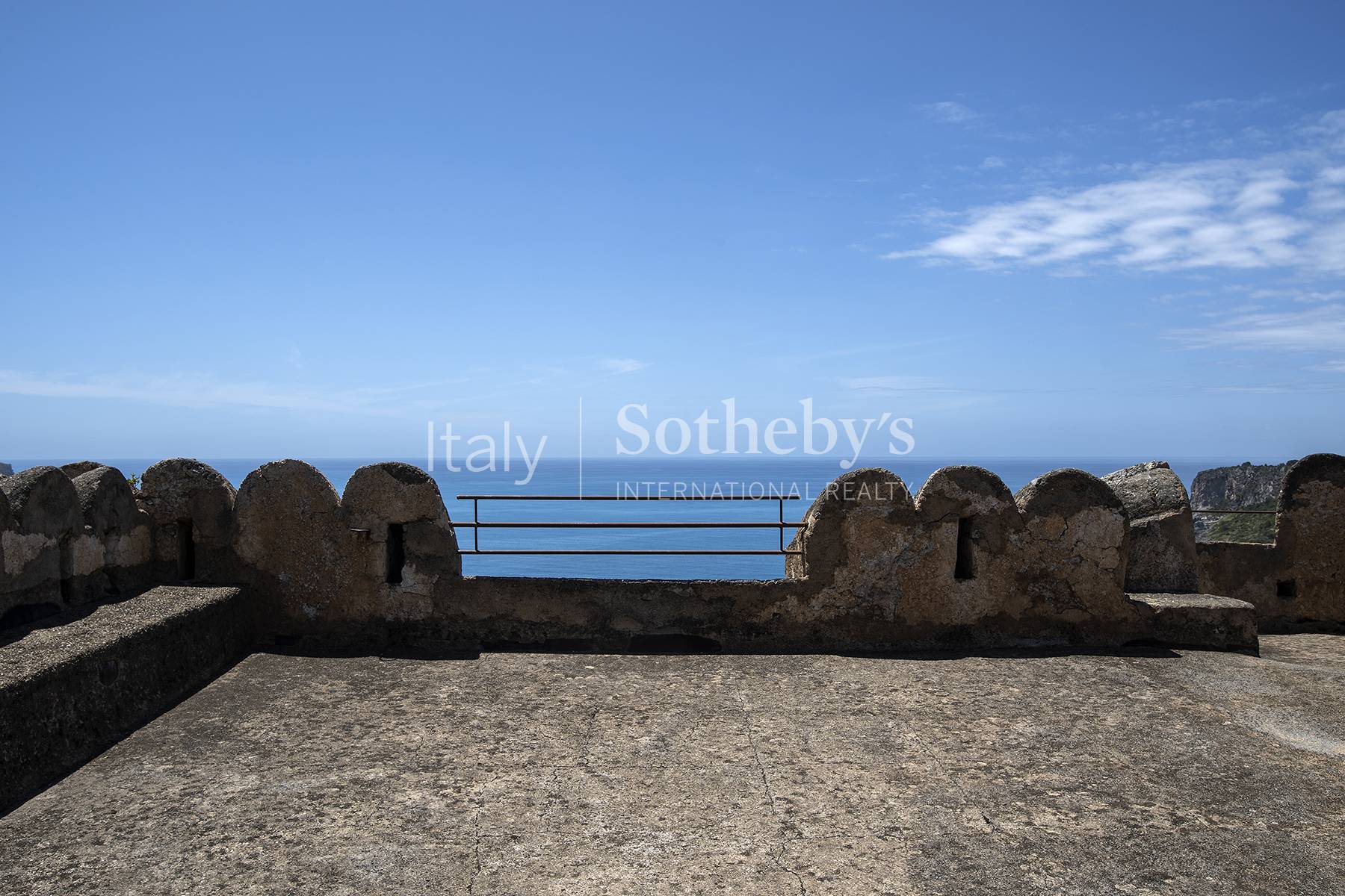  Norman fortress on the sea of Calabria - 物件實景
