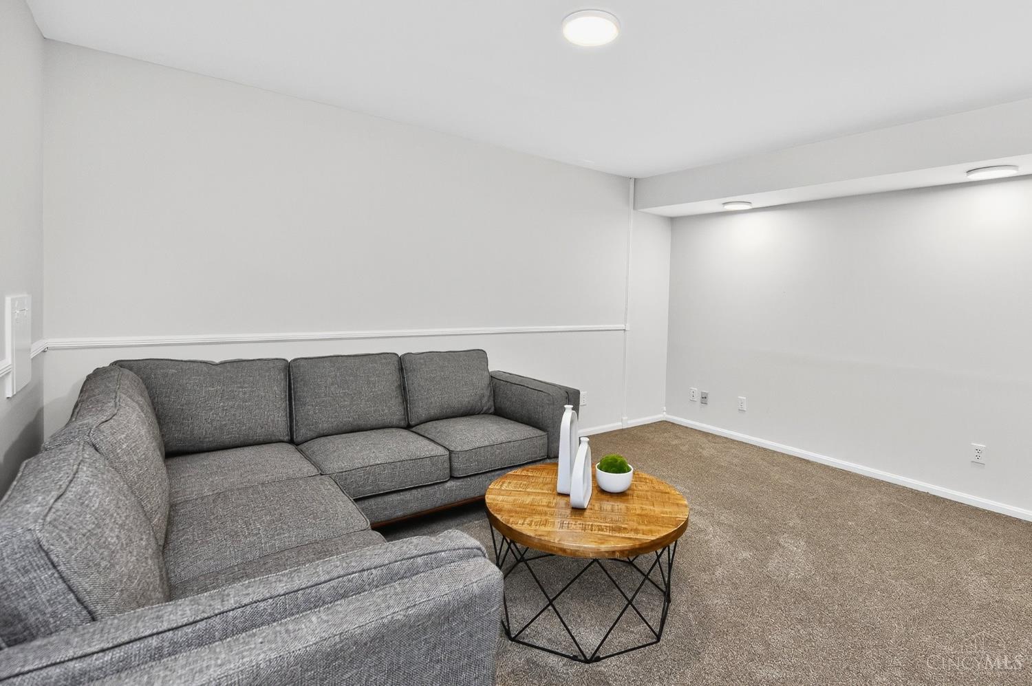 Sycamore Twp, Ohio, 45241, United States, 4 Bedrooms Bedrooms, ,4 BathroomsBathrooms,Residential,For Sale,1982774