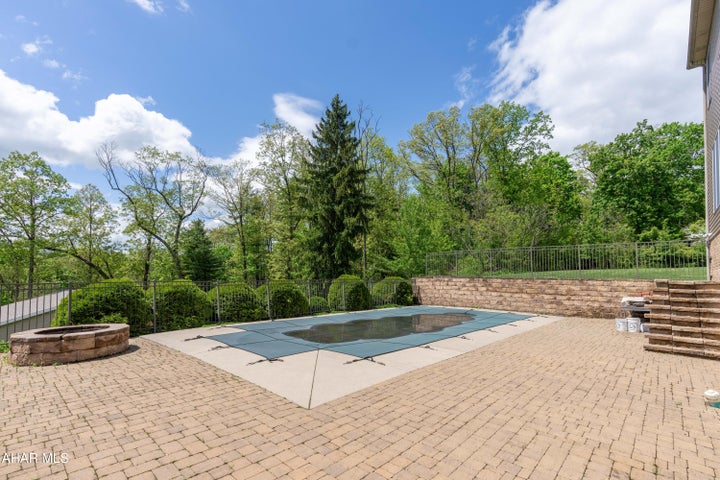 Altoona, Pennsylvania, 16602, United States, 5 Bedrooms Bedrooms, ,5 BathroomsBathrooms,Residential,For Sale,1796554
