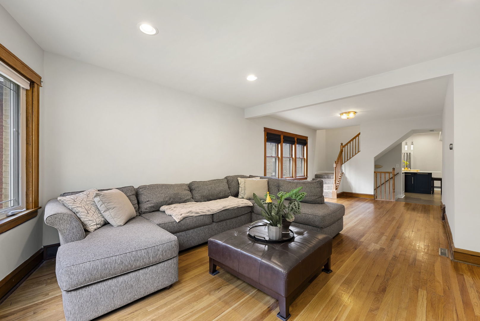 Chicago, Illinois, 60641, United States, 4 Bedrooms Bedrooms, ,3 BathroomsBathrooms,Residential,For Sale,1940244