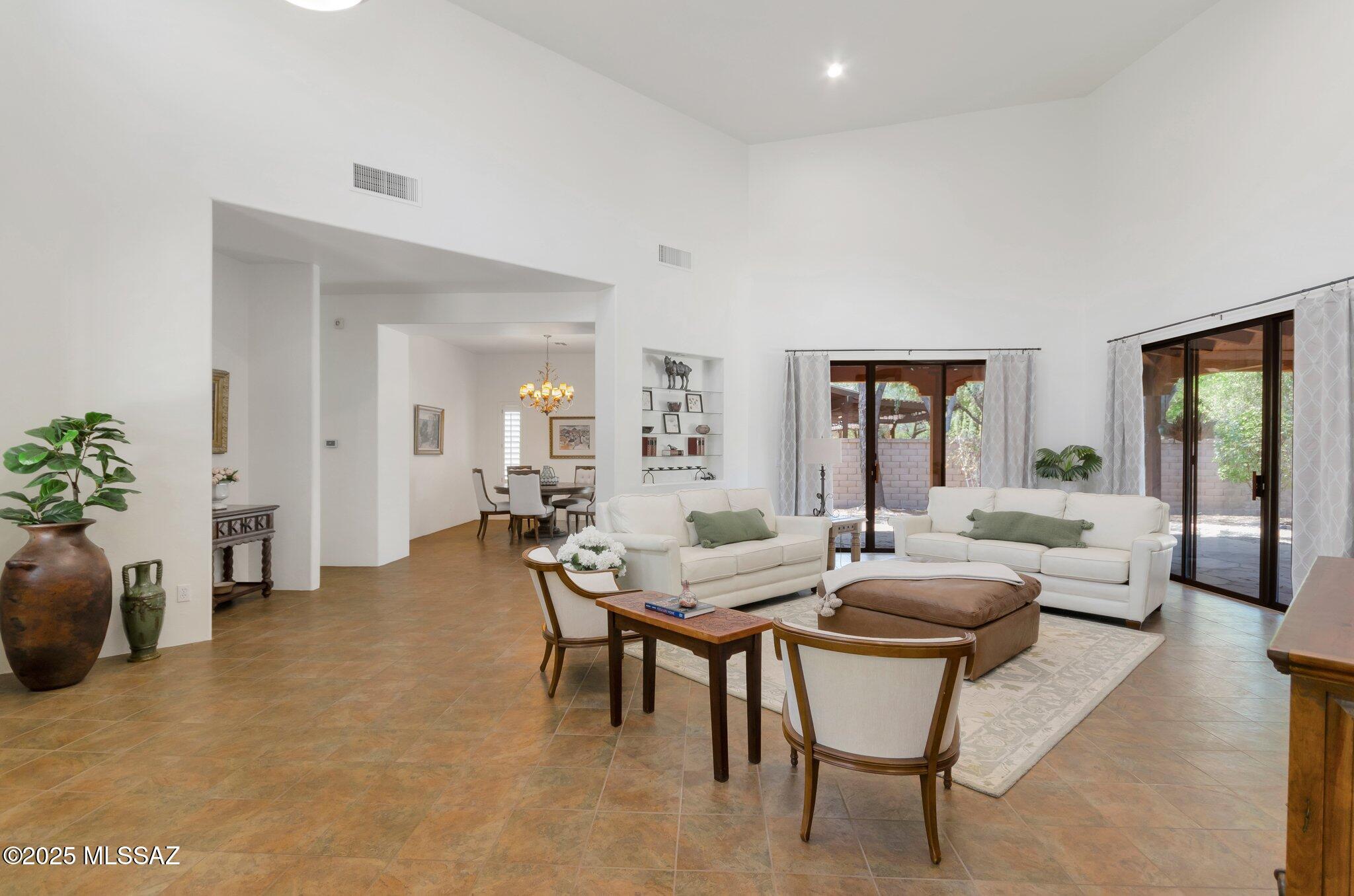 Tucson, Arizona, 85712, United States, 4 Bedrooms Bedrooms, ,4 BathroomsBathrooms,Residential,For Sale,1850331
