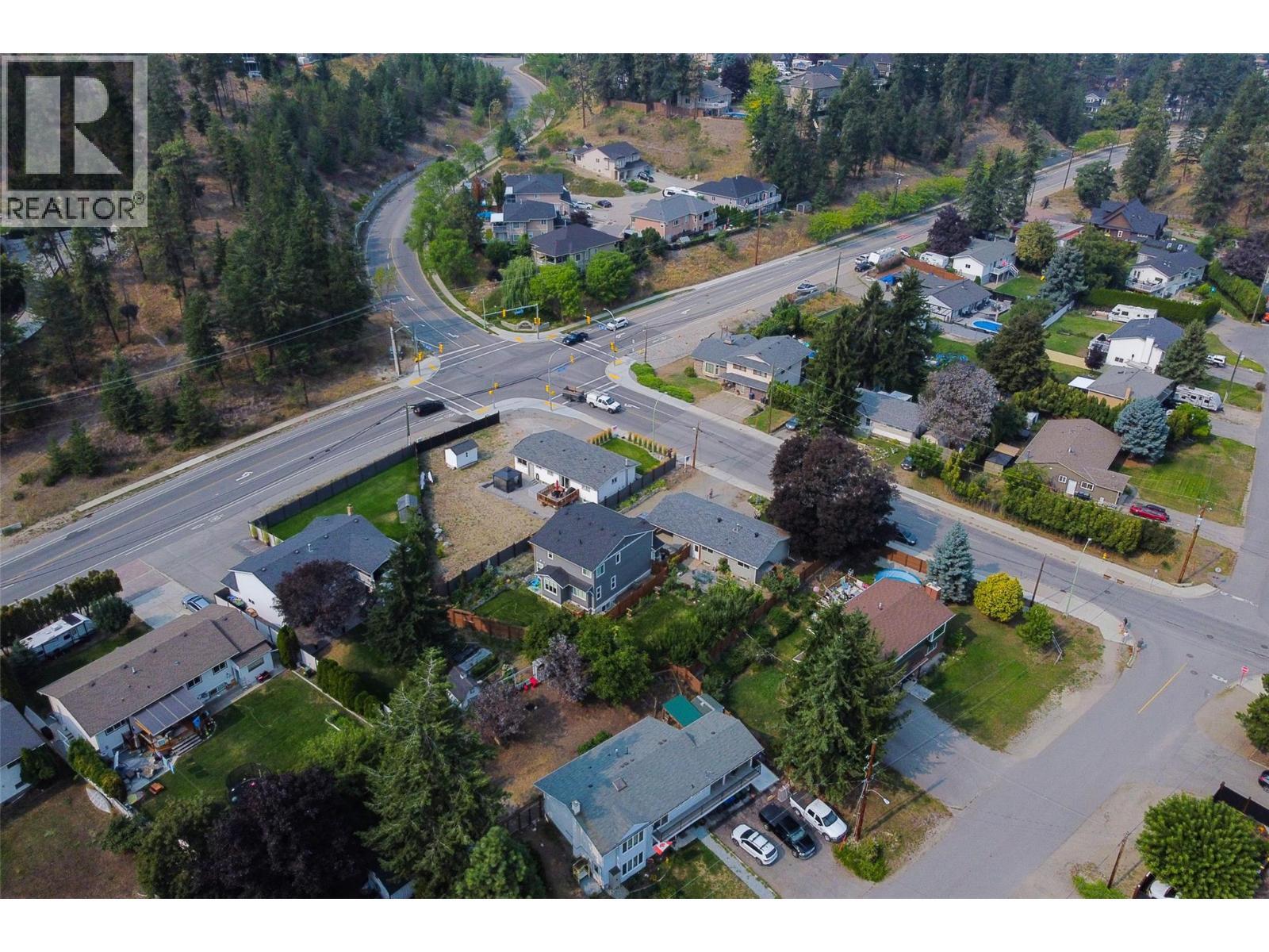 KELOWNA, British Columbia, V1V 1E2, CA, 4 Bedrooms Bedrooms, ,3 BathroomsBathrooms,Residential,For Sale,1961625