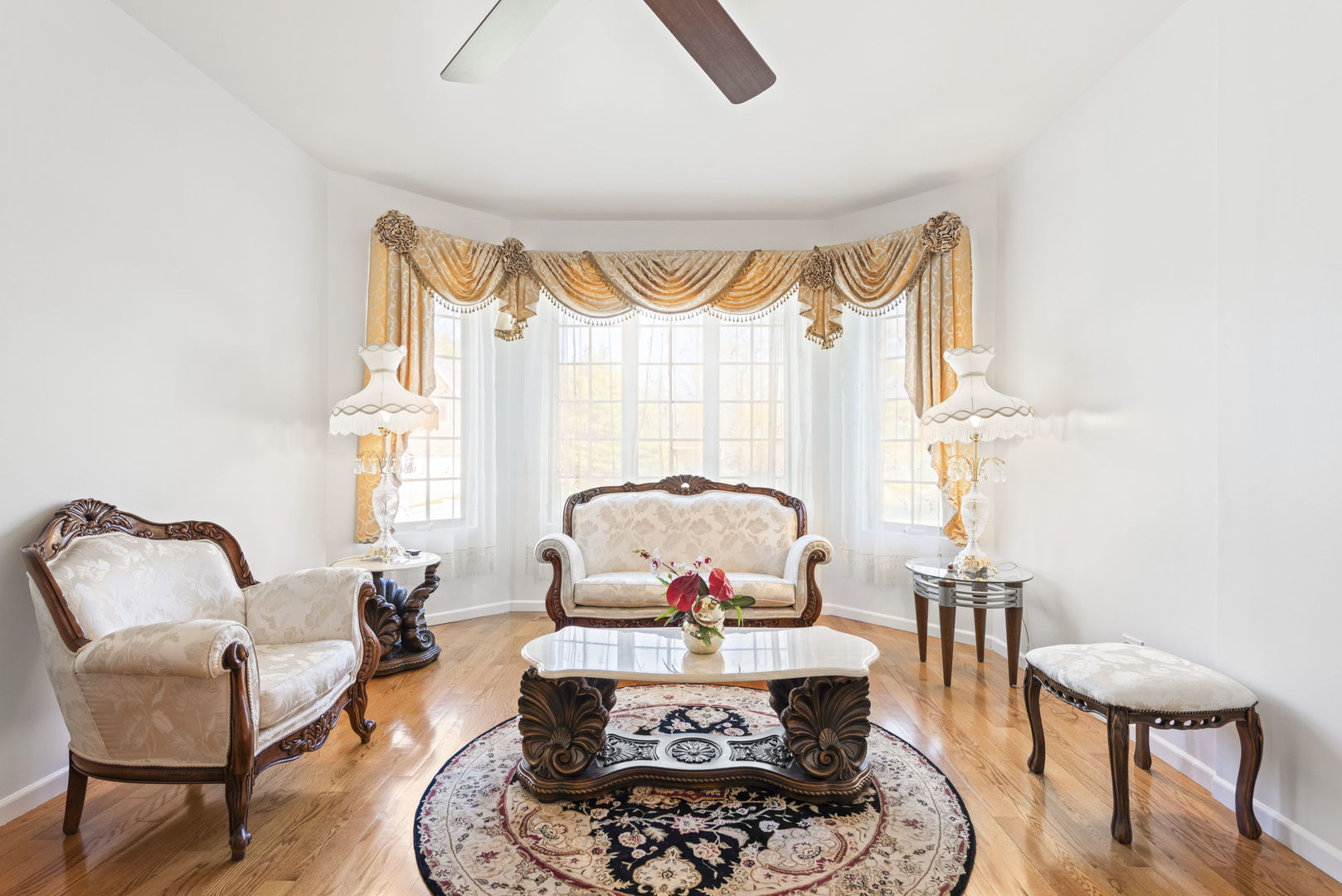 Lincolnshire, Illinois, 60069, United States, 4 Bedrooms Bedrooms, ,4 BathroomsBathrooms,Residential,For Sale,1877536