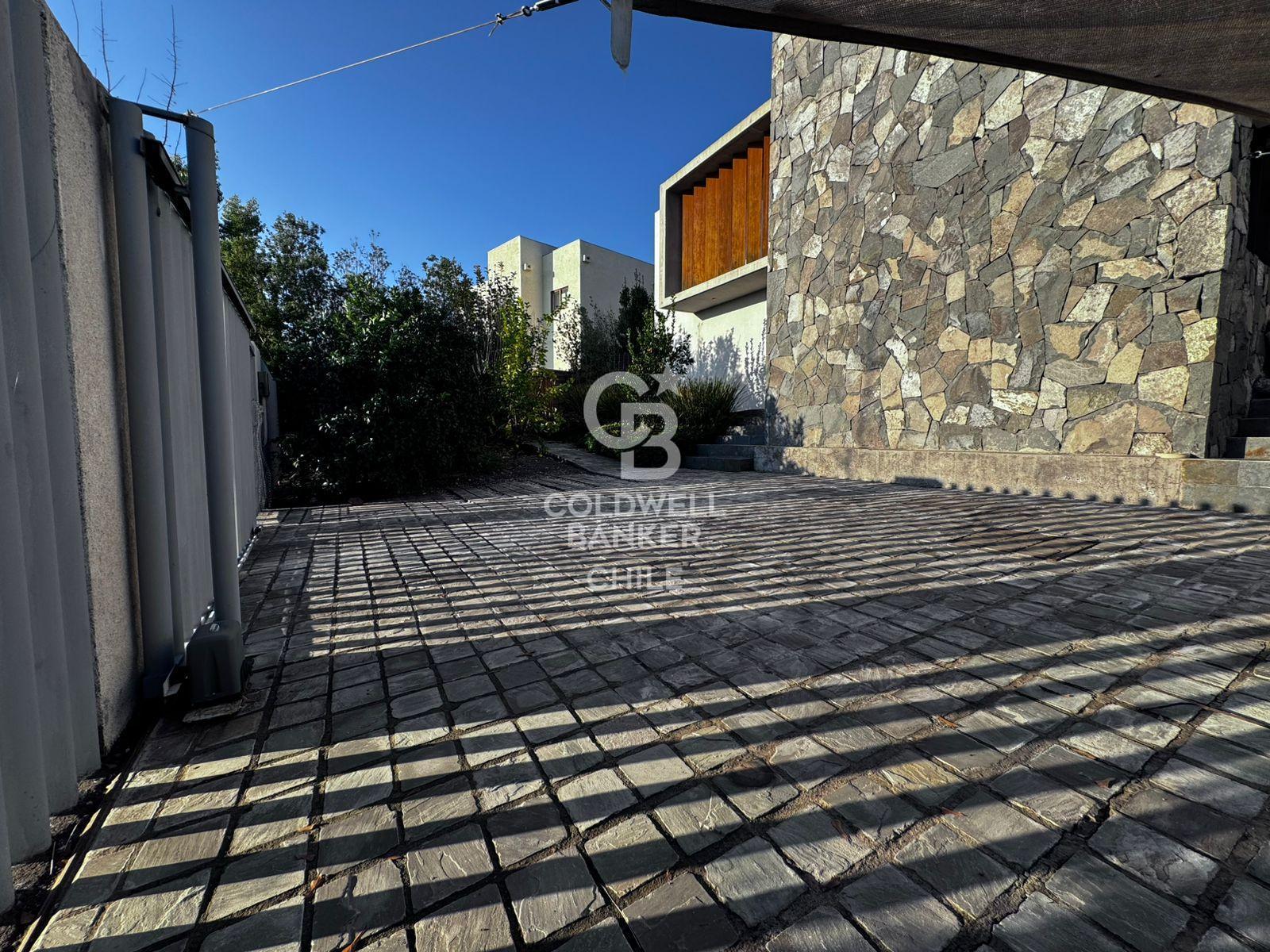 Colina, Chile, 4 Bedrooms Bedrooms, ,4 BathroomsBathrooms,Residential,For Sale,1885108