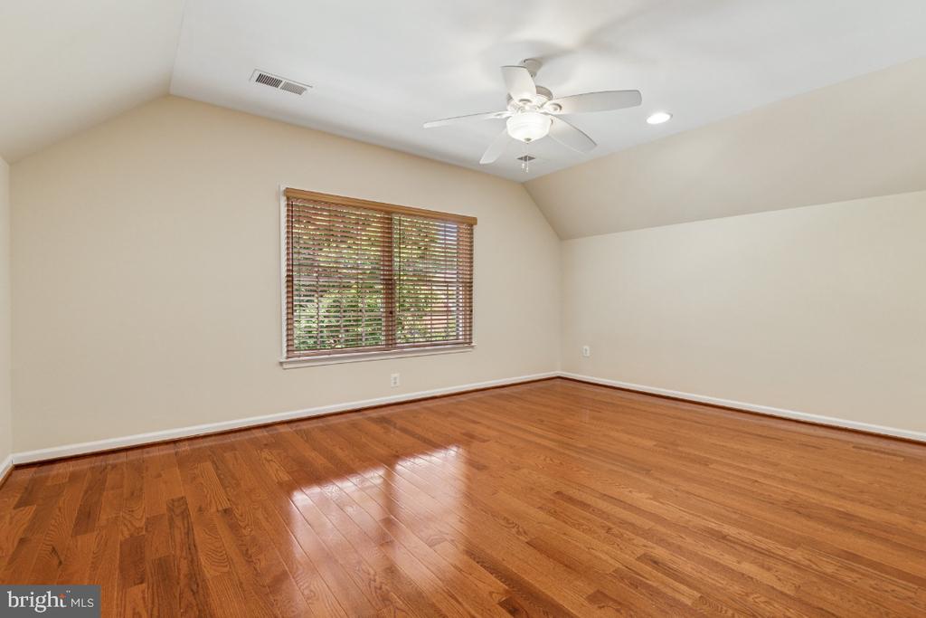 Ashburn, Virginia, 20147, United States, 5 Bedrooms Bedrooms, ,6 BathroomsBathrooms,Residential,For Sale,1839490