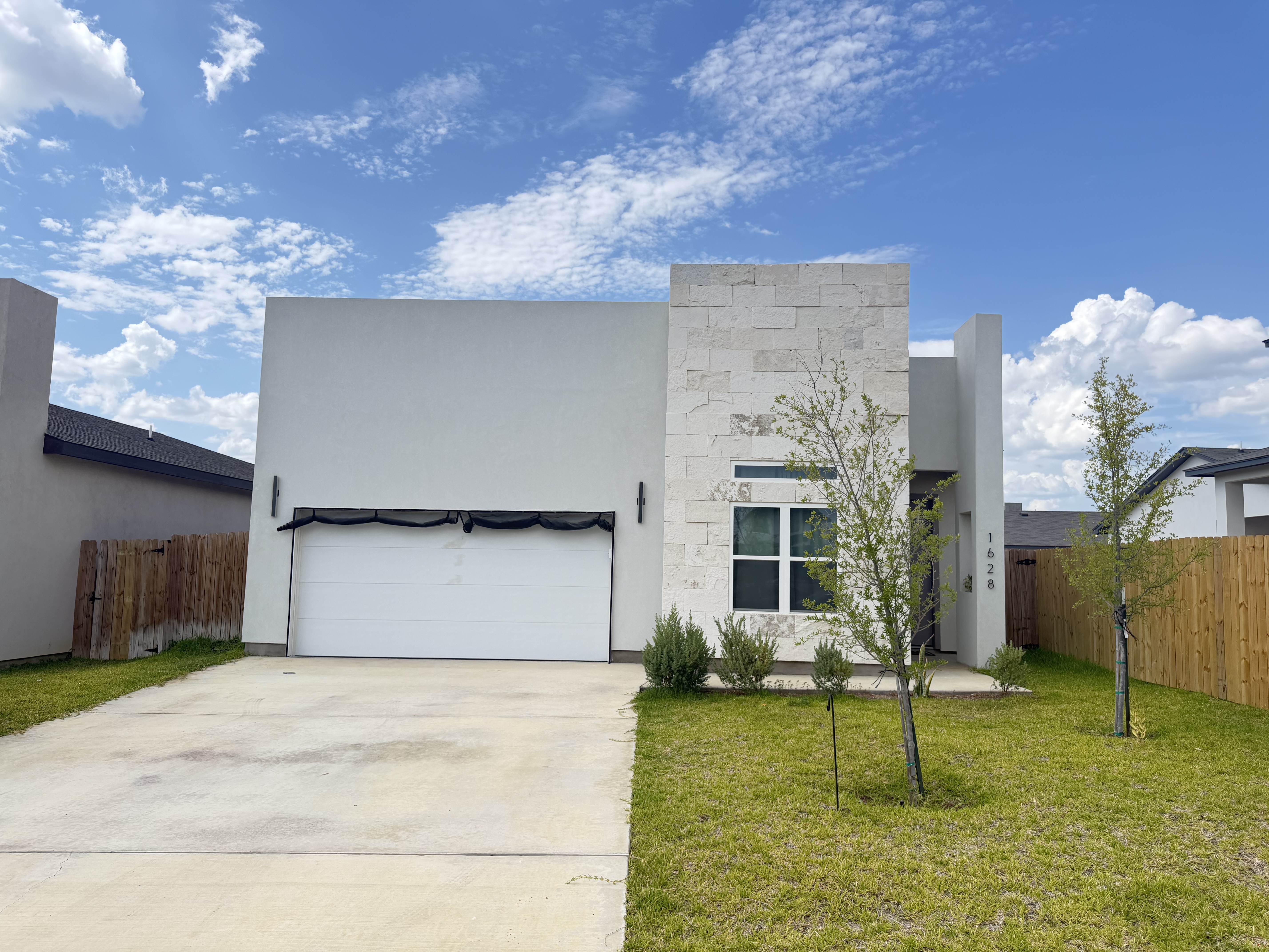 Brangus St, Laredo, TX 78046