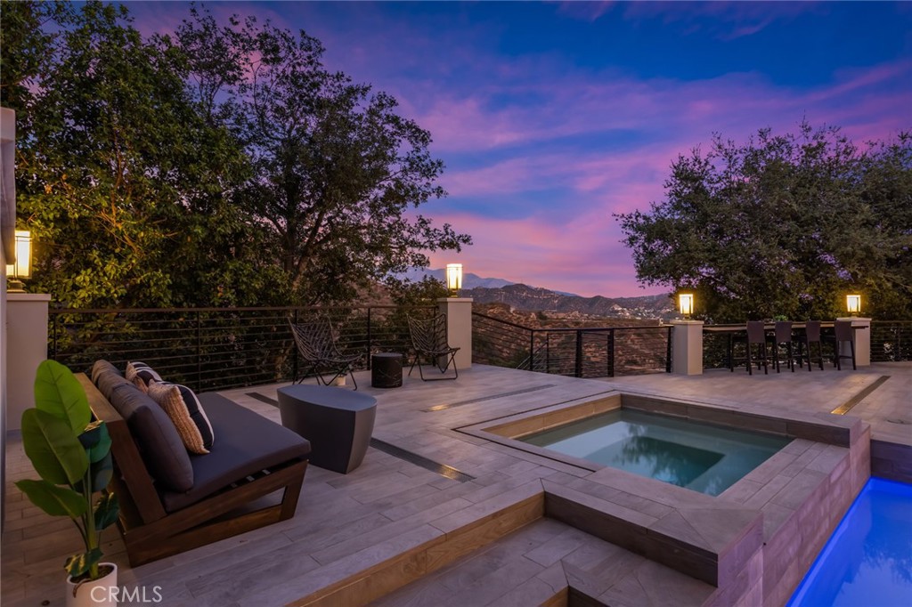 Glendale, California, 91207, United States, 4 Bedrooms Bedrooms, ,5 BathroomsBathrooms,Residential,For Sale,1934698