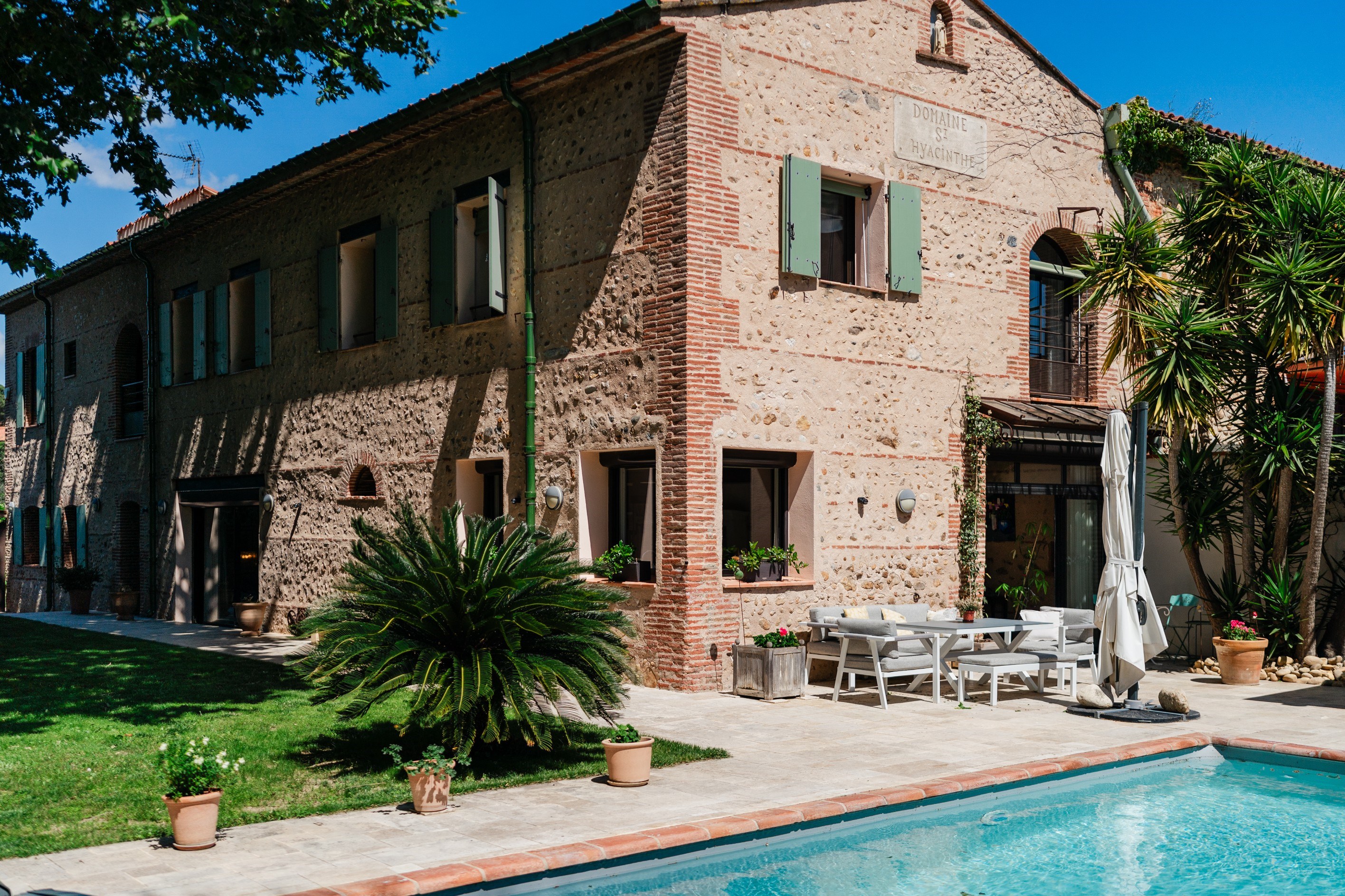  RARE AND AUTHENTIC — AN EXCEPTIONAL VILLAGE FARMHOUSE WITH POOL - 物件實景