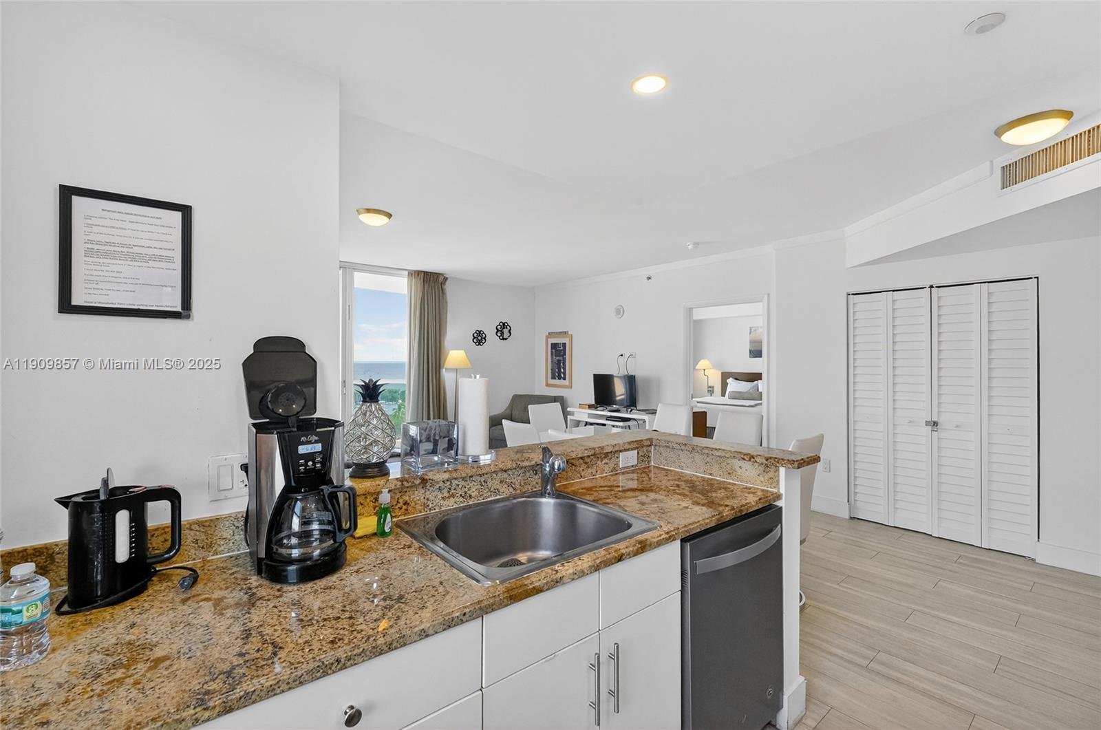 Miami, Florida, 33133, United States, 3 Bedrooms Bedrooms, ,4 BathroomsBathrooms,Residential,For Sale,1989266