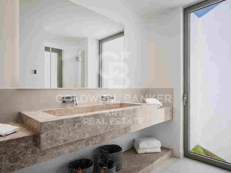 Estepona, Andalusia, ES, 5 Bedrooms Bedrooms, ,5 BathroomsBathrooms,Residential,For Sale,1796755