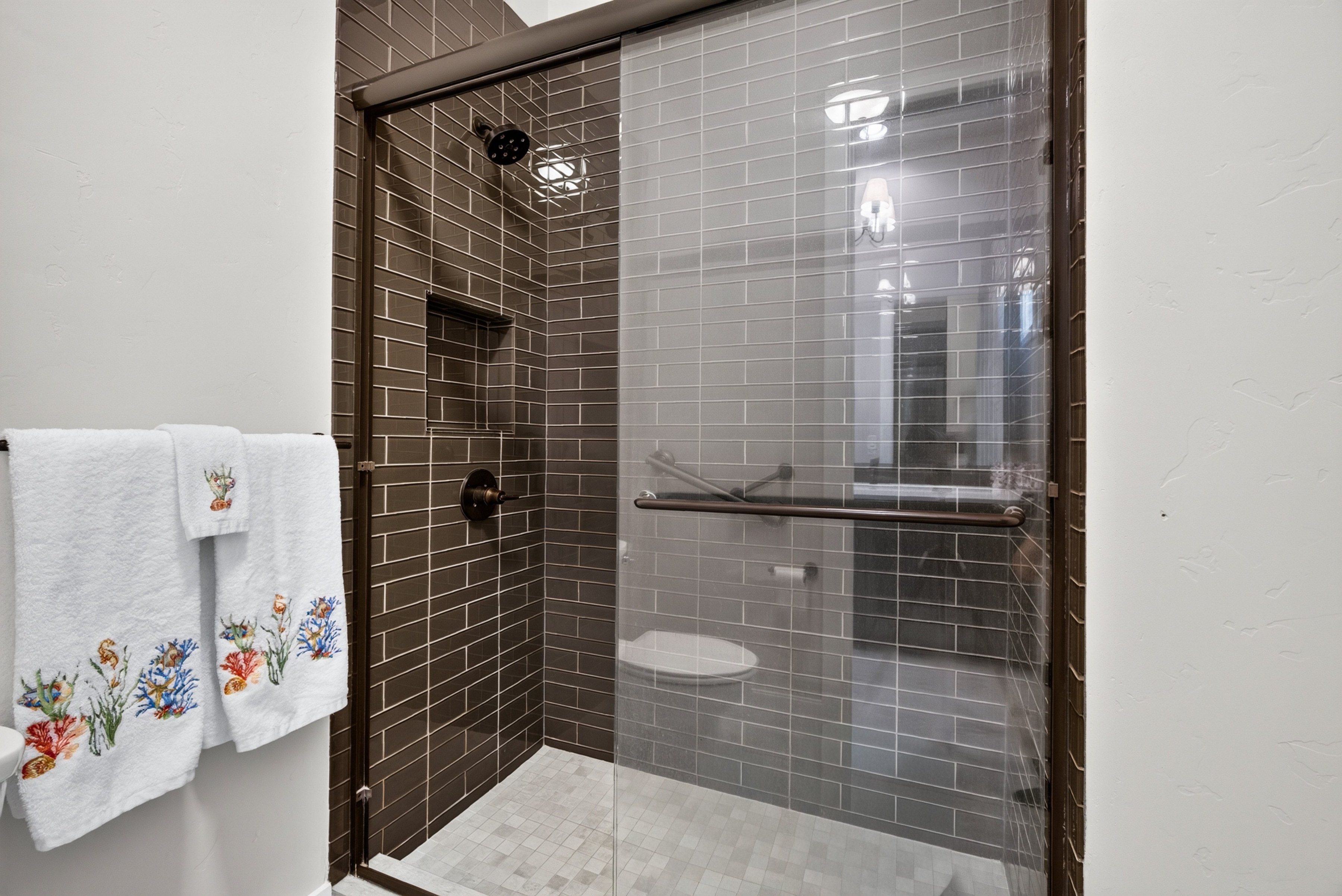 Elegant Single-Level Retreat Near Golf Course - 物件實景
