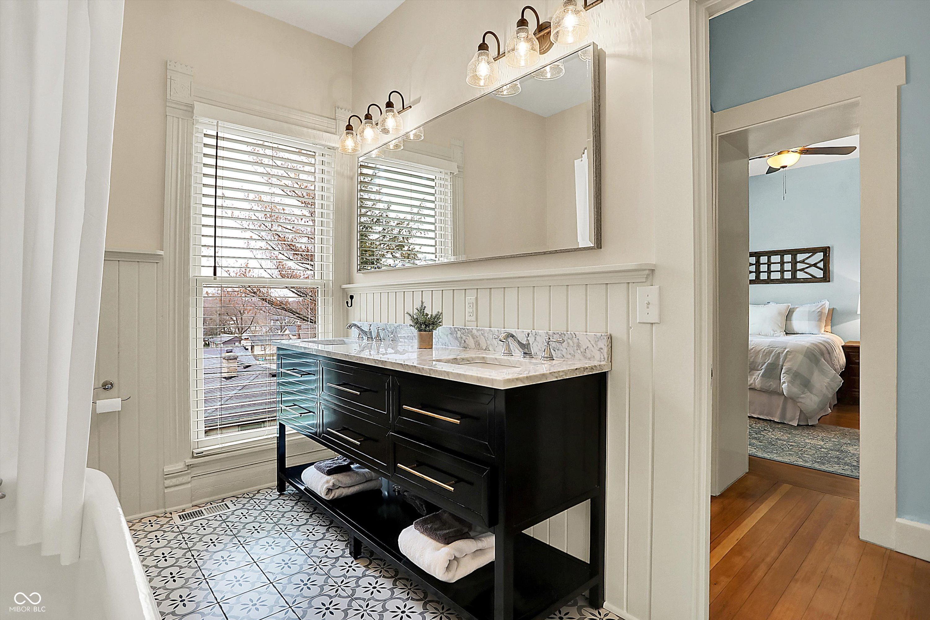 Zionsville, Indiana, 46077, United States, 6 Bedrooms Bedrooms, ,5 BathroomsBathrooms,Residential,For Sale,1766100