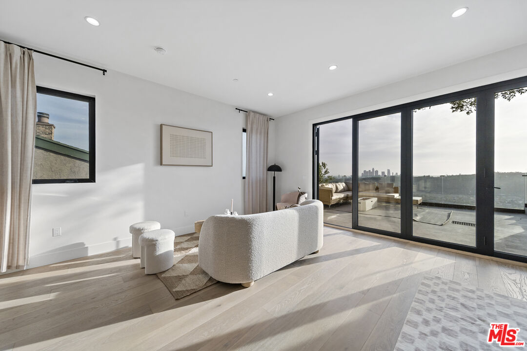Los Angeles, California, 90065, United States, 3 Bedrooms Bedrooms, ,3 BathroomsBathrooms,Residential,For Sale,1939626