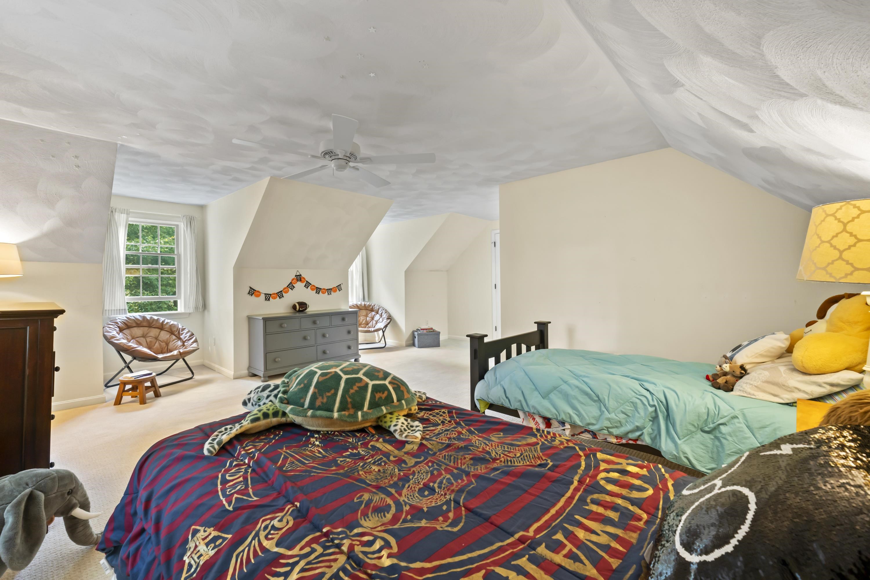 York, Maine, 03909, United States, 3 Bedrooms Bedrooms, ,4 BathroomsBathrooms,Residential,For Sale,1938259