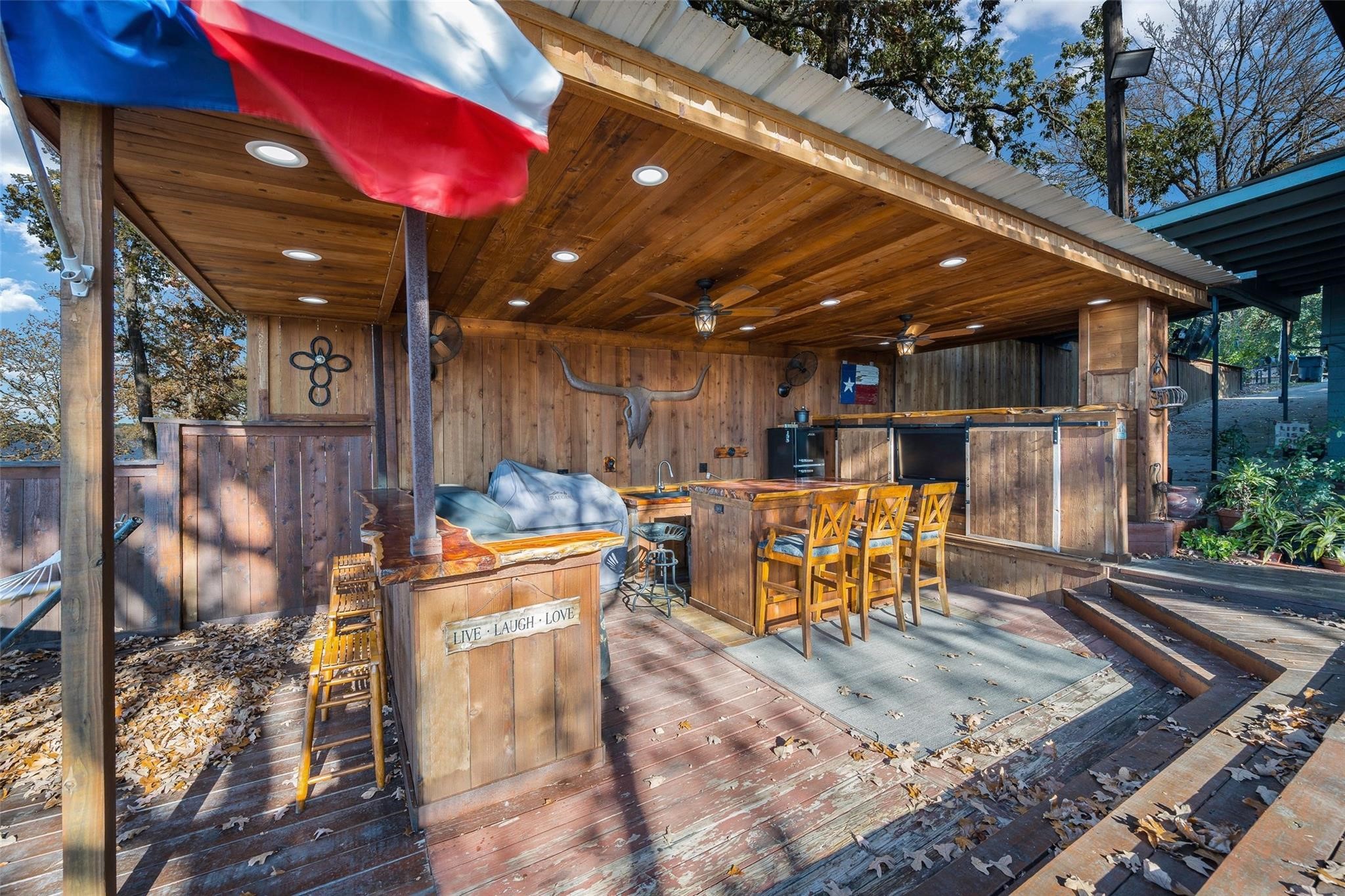 Quitman, Texas, 75783, United States, 5 Bedrooms Bedrooms, ,2 BathroomsBathrooms,Residential,For Sale,1723436