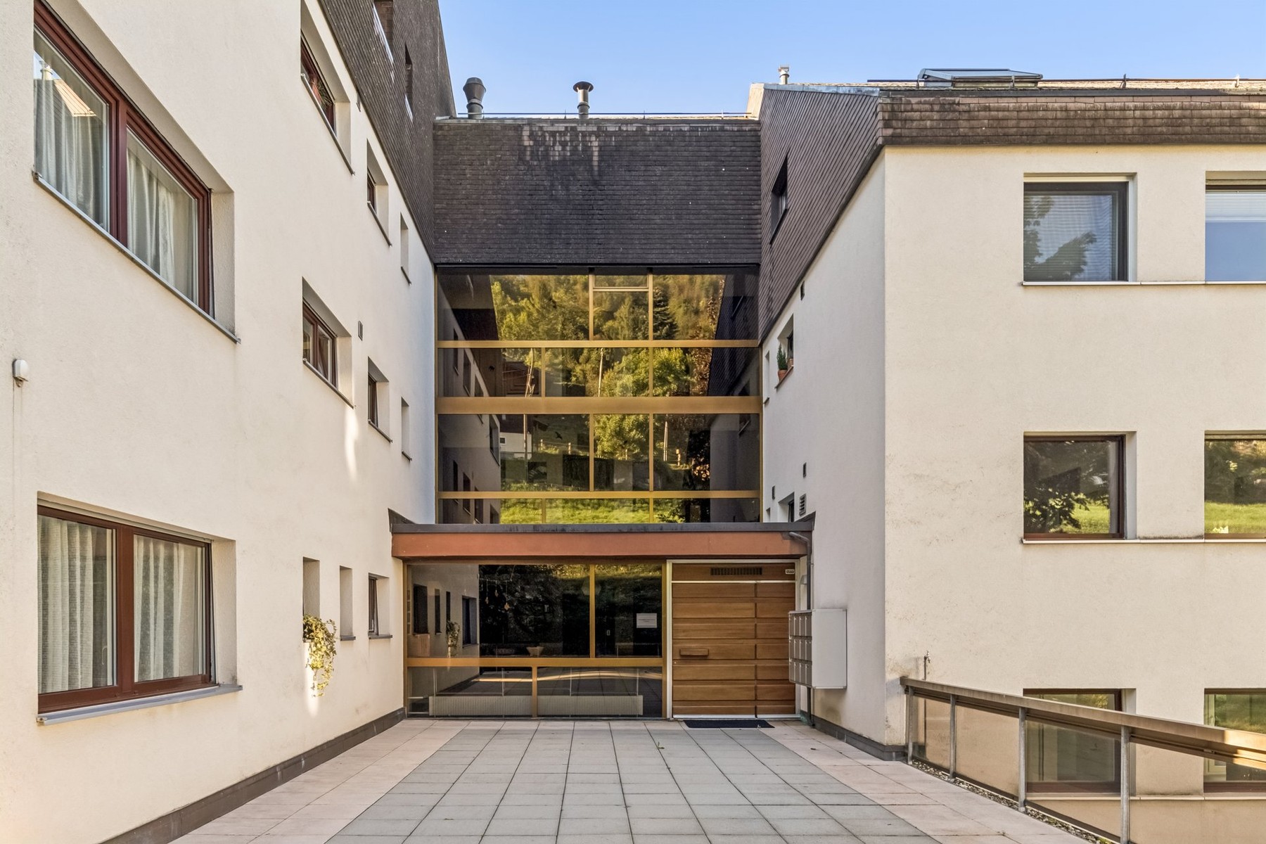  Ideal location - Fully renovated 4.5-room apartment - 物件實景